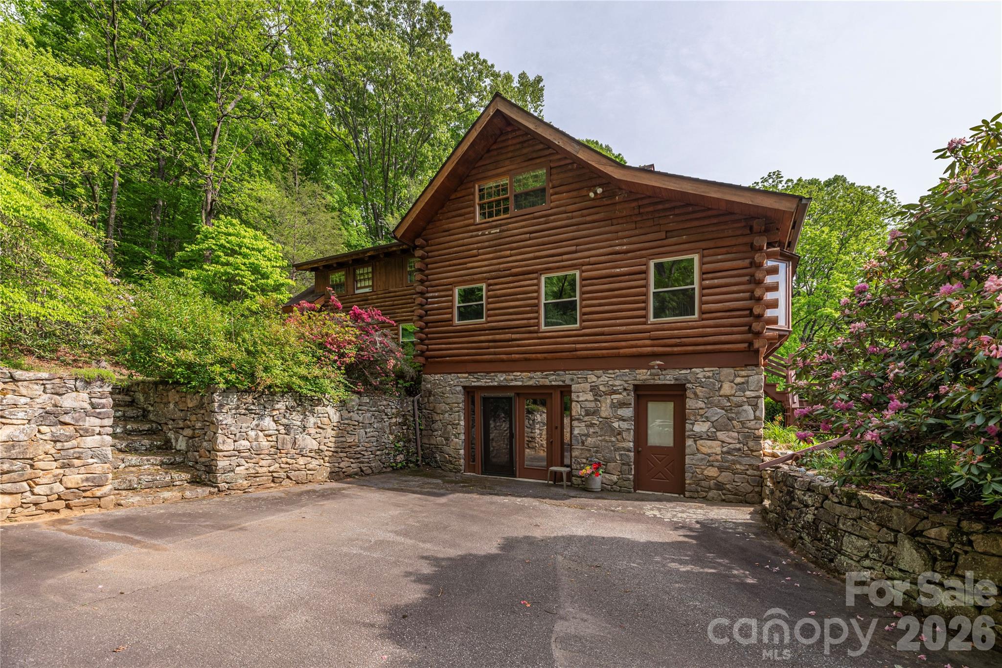 393 Carver Mountain Valley — Sylva