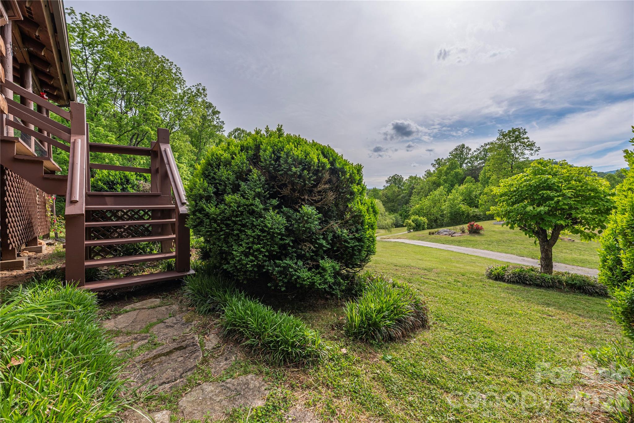393 Carver Mountain Valley — Sylva