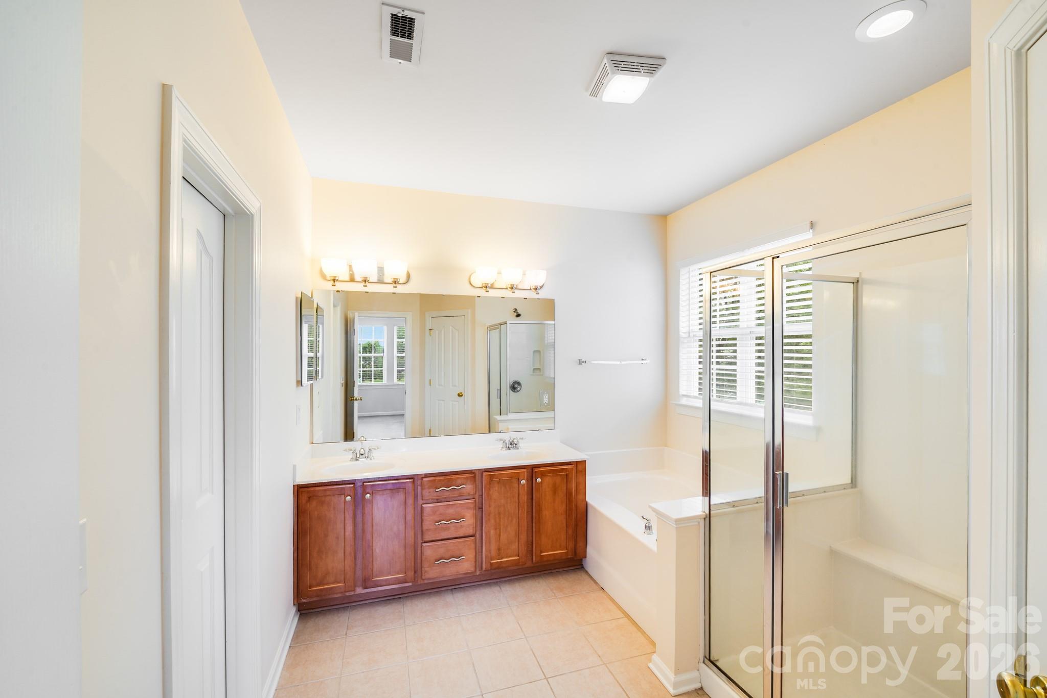 6227 Castlecove Road — Charlotte