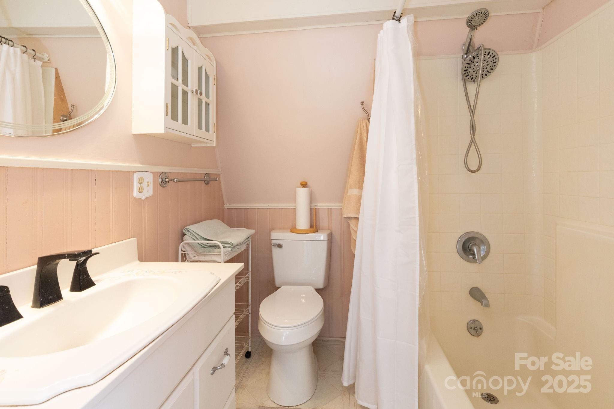 1010 amd 1014 Melton Branch Road — Bakersville