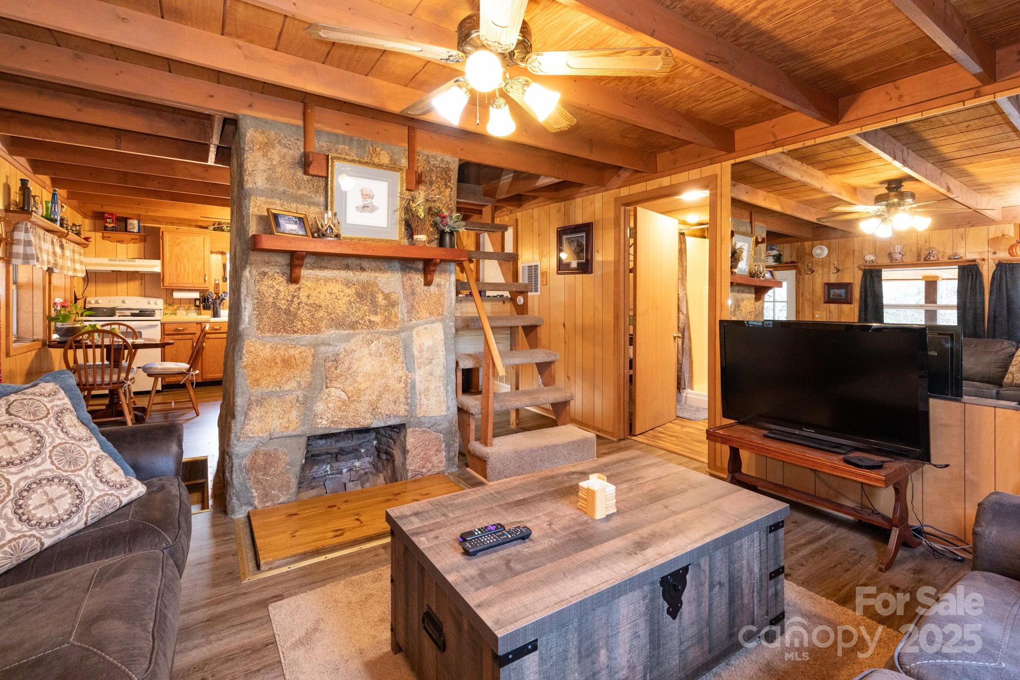 1010 amd 1014 Melton Branch Road — Bakersville