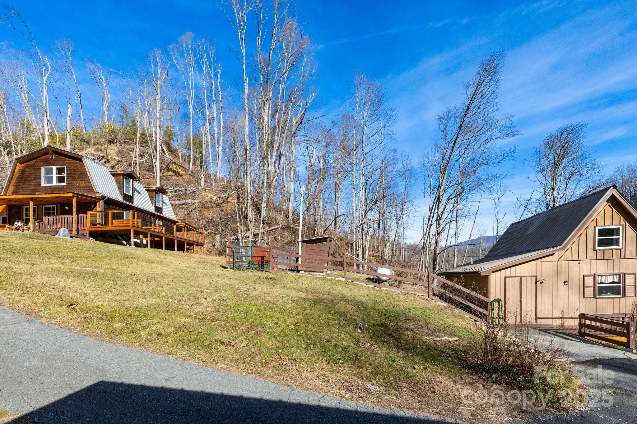 1010 amd 1014 Melton Branch Road — Bakersville