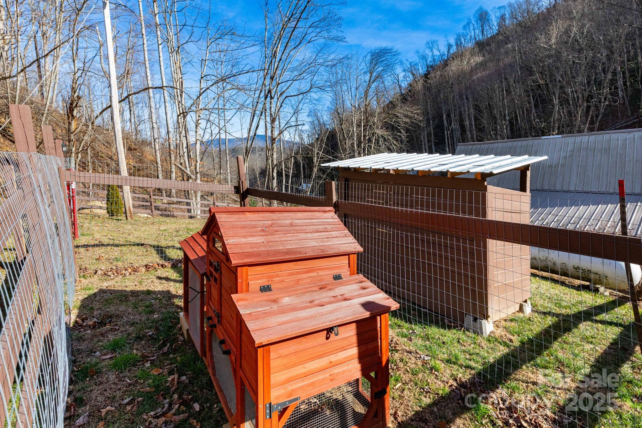 1010 amd 1014 Melton Branch Road — Bakersville