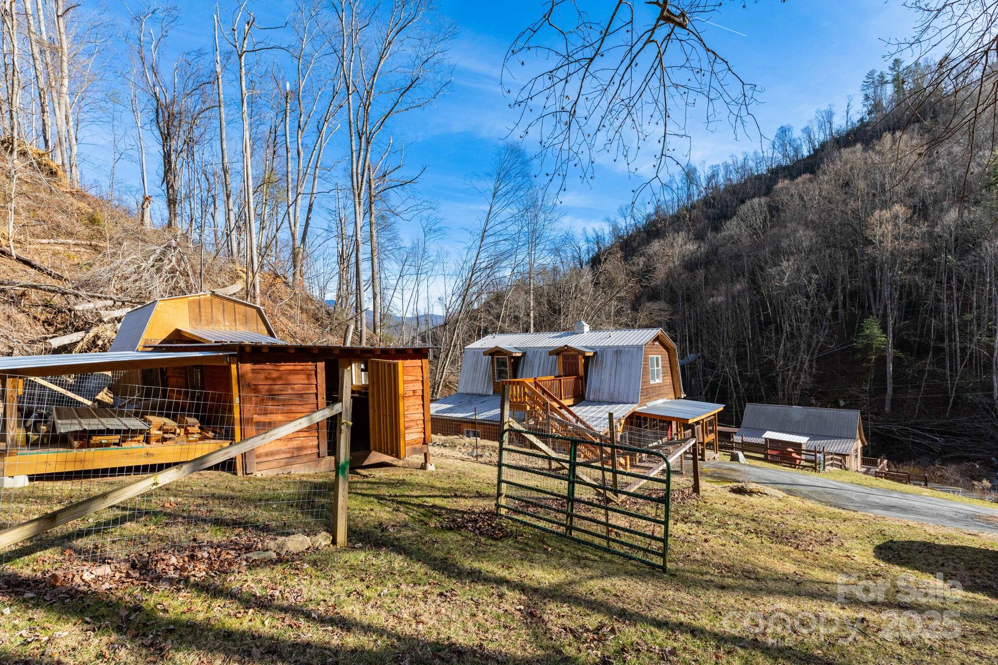 1010 amd 1014 Melton Branch Road — Bakersville