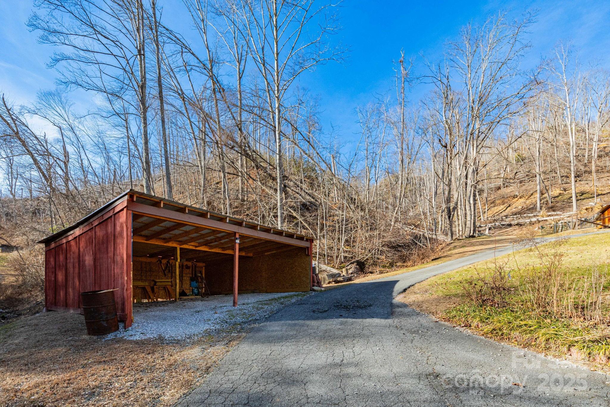 1010 amd 1014 Melton Branch Road — Bakersville
