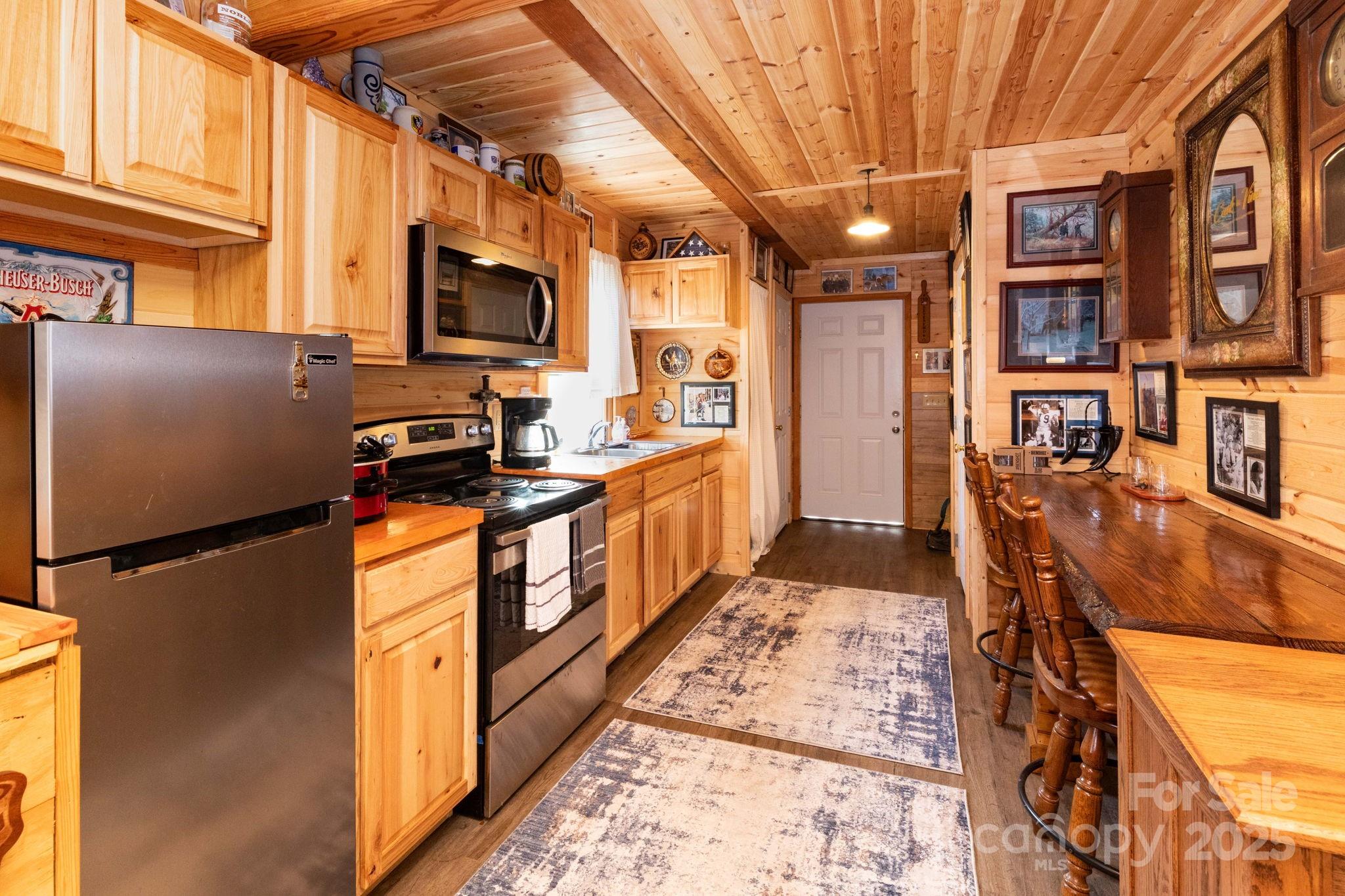 1010 amd 1014 Melton Branch Road — Bakersville