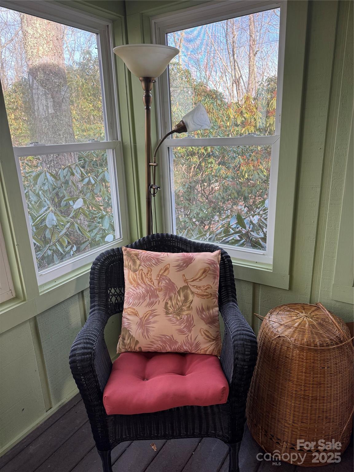 160 Crestwood Circle — Newland
