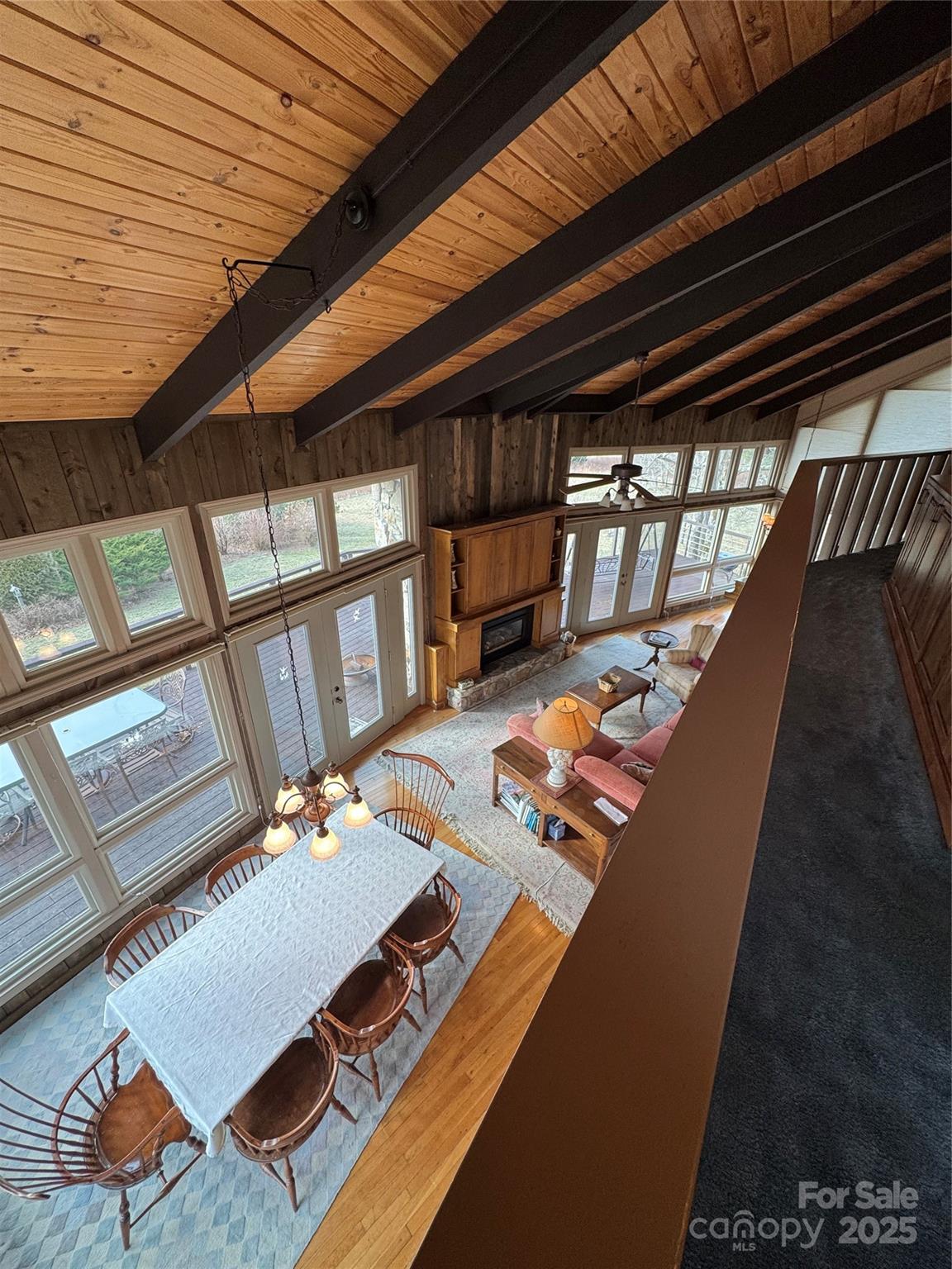 160 Crestwood Circle — Newland