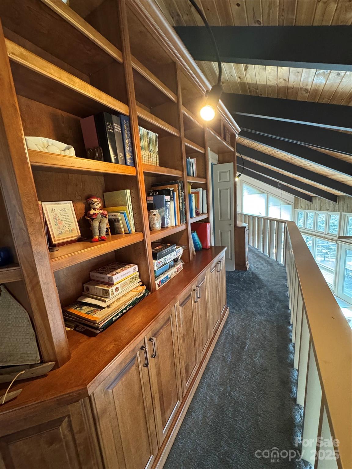 160 Crestwood Circle — Newland