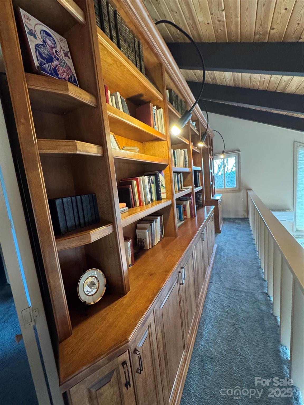 160 Crestwood Circle — Newland
