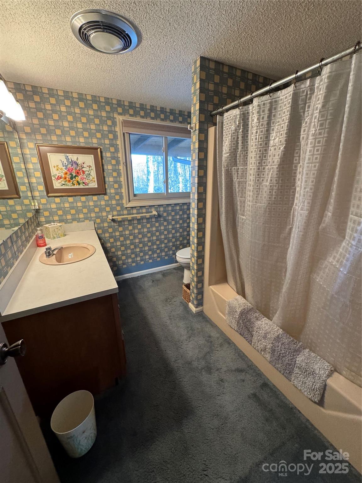 160 Crestwood Circle — Newland