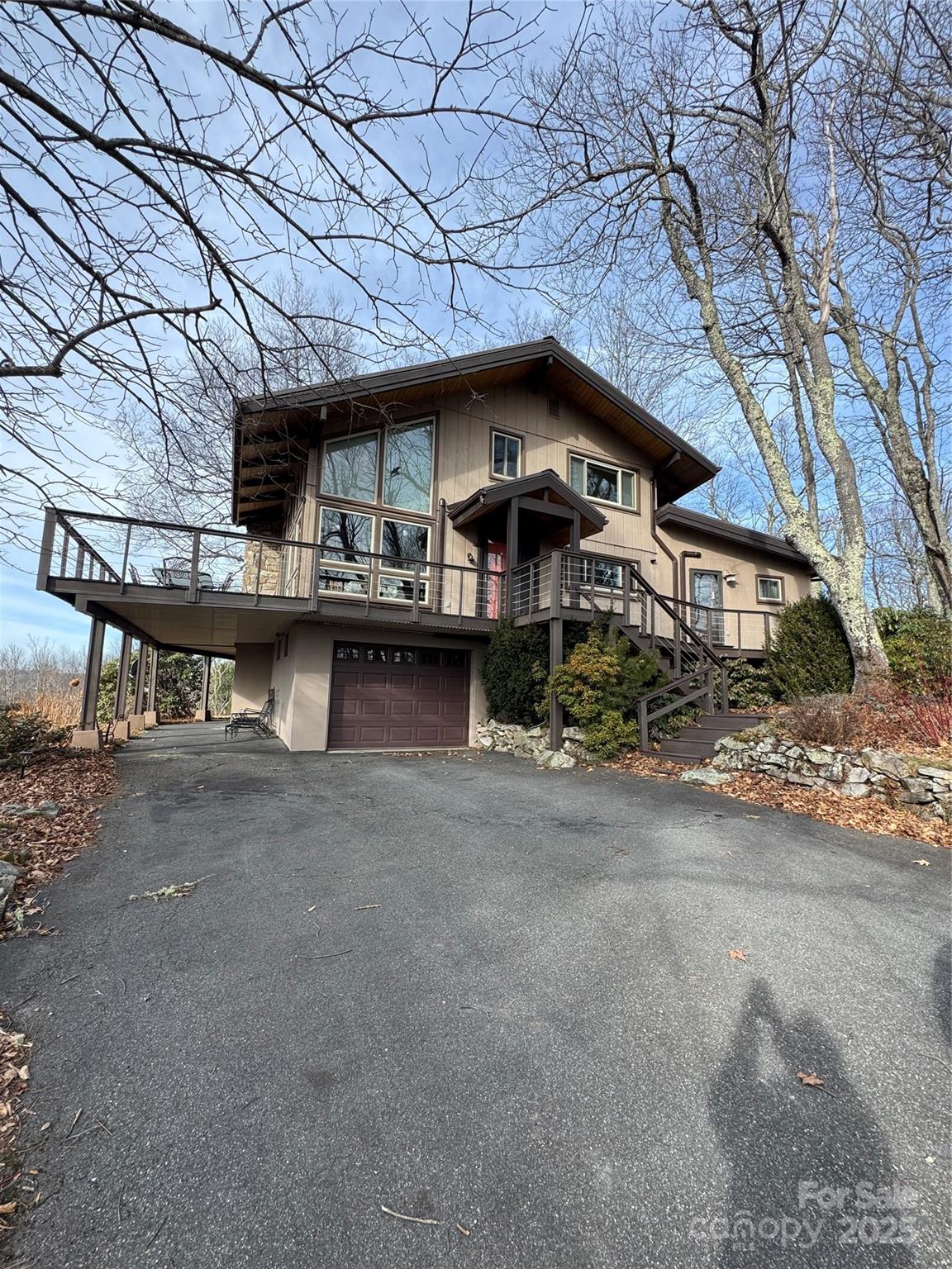 160 Crestwood Circle — Newland