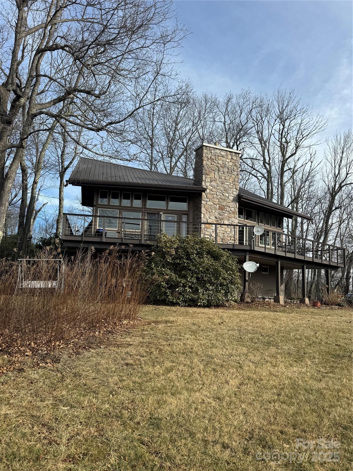 160 Crestwood Circle — Newland