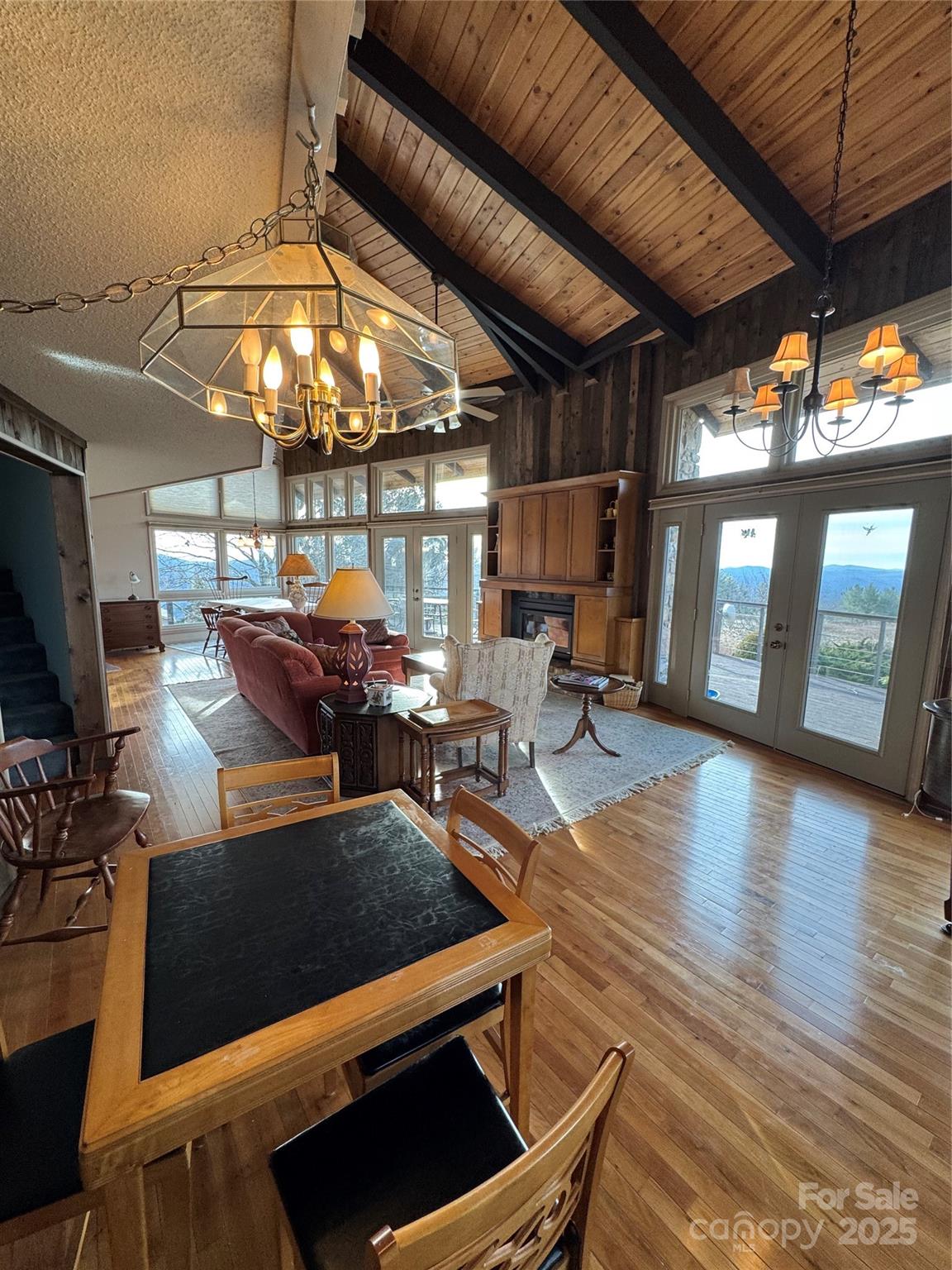 160 Crestwood Circle — Newland