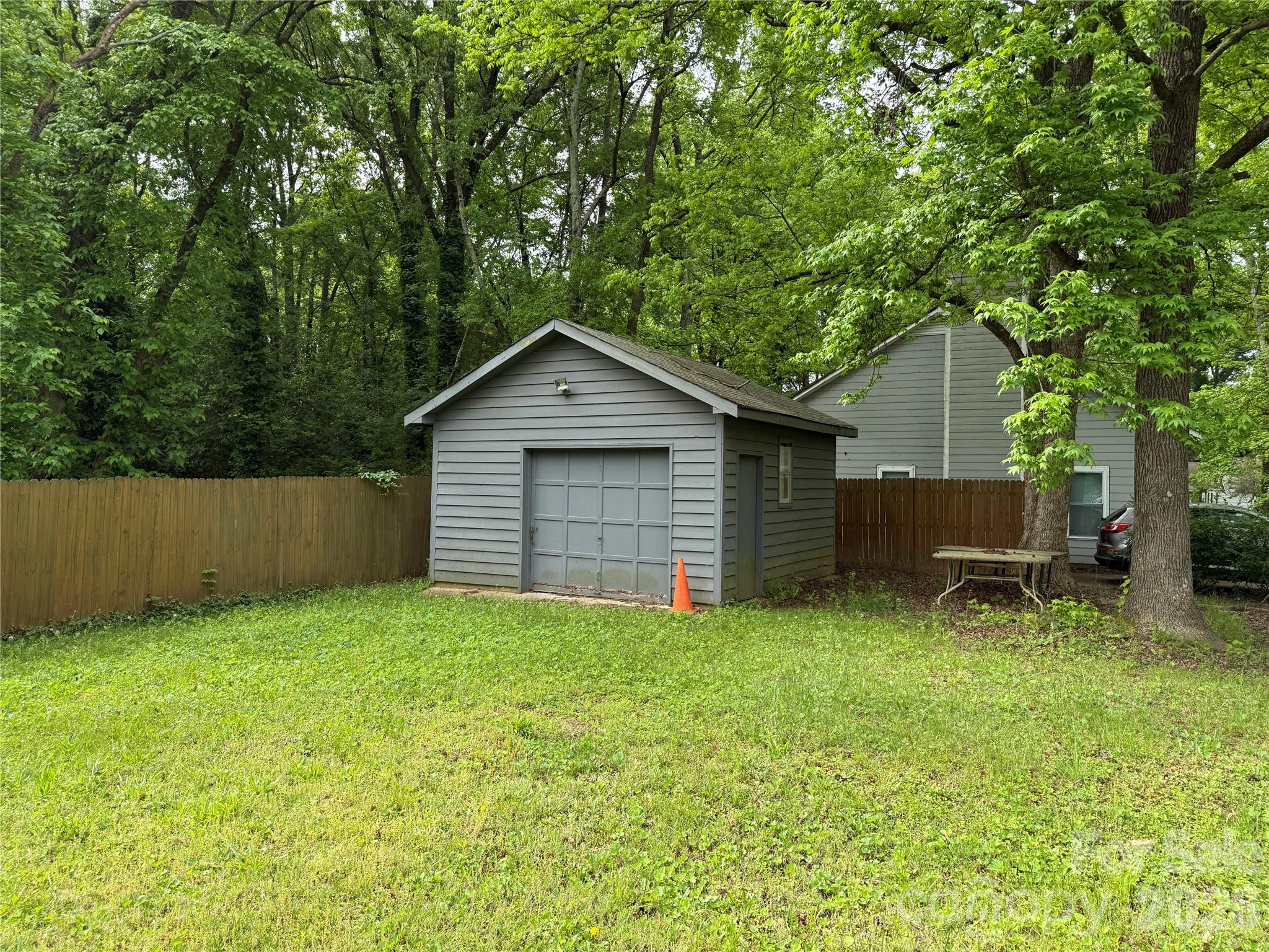 6000 Crosswood Court — Charlotte