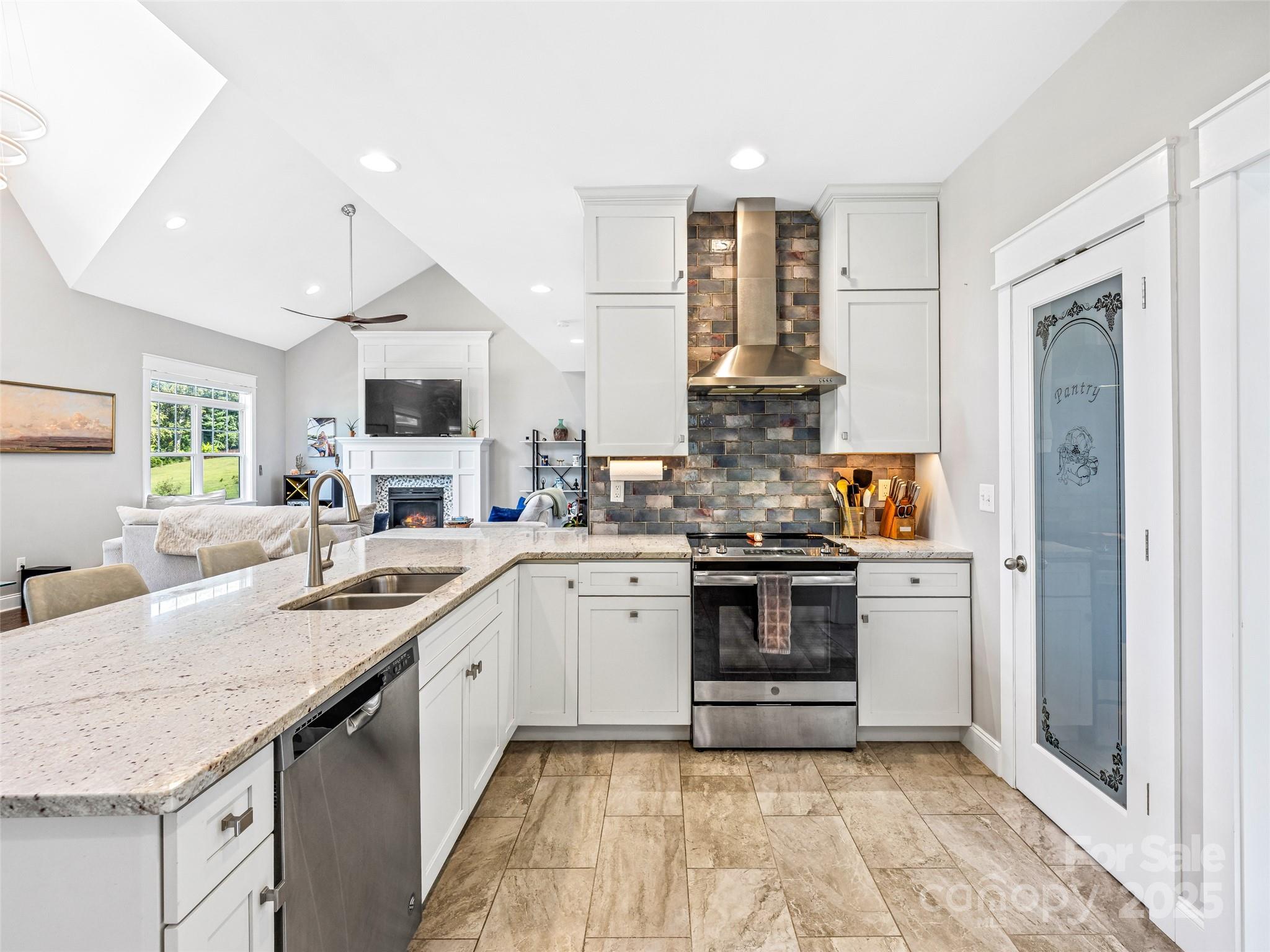 10 Warbler Drive — Fletcher