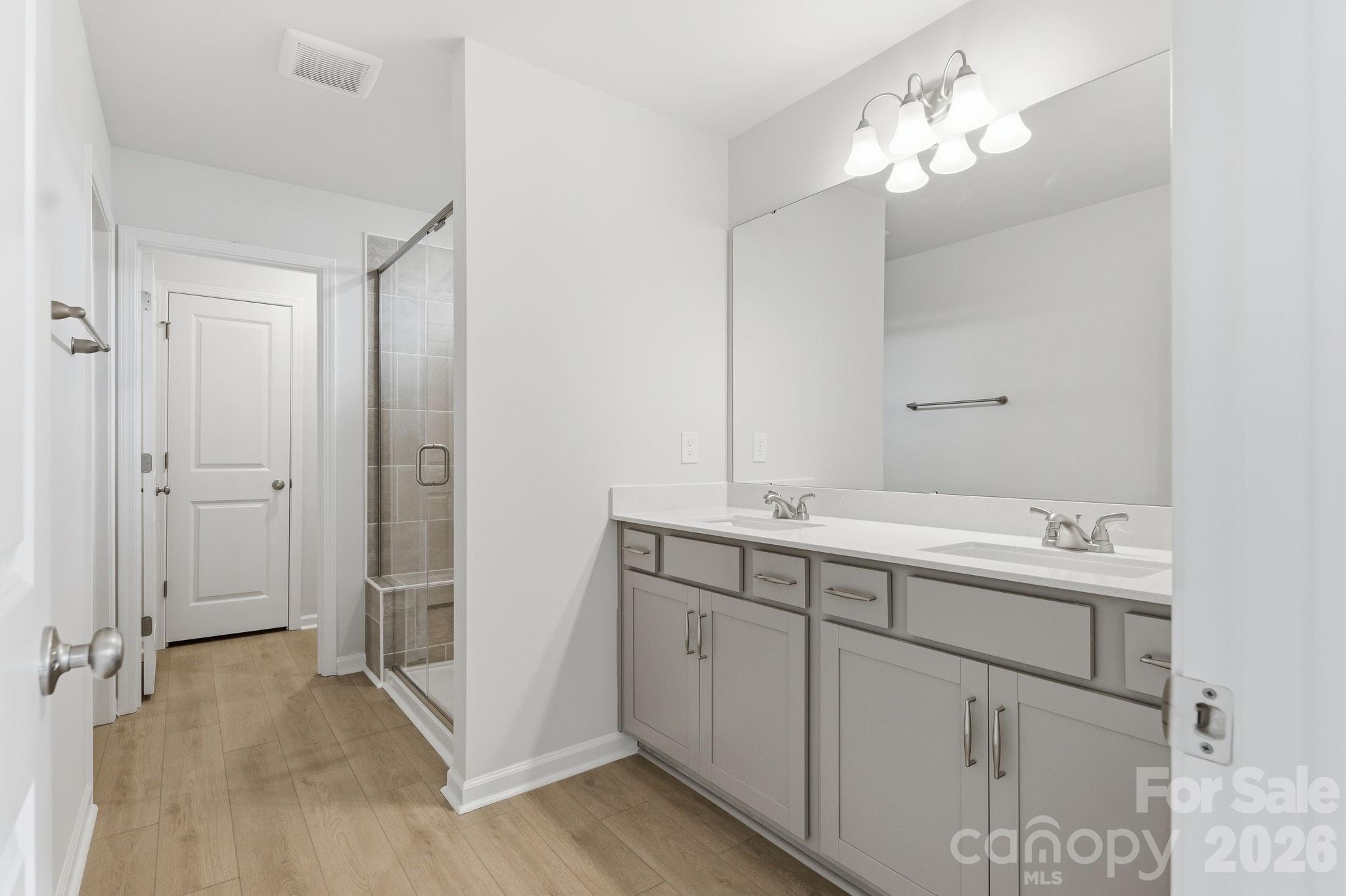940 Leyna Court — Newton