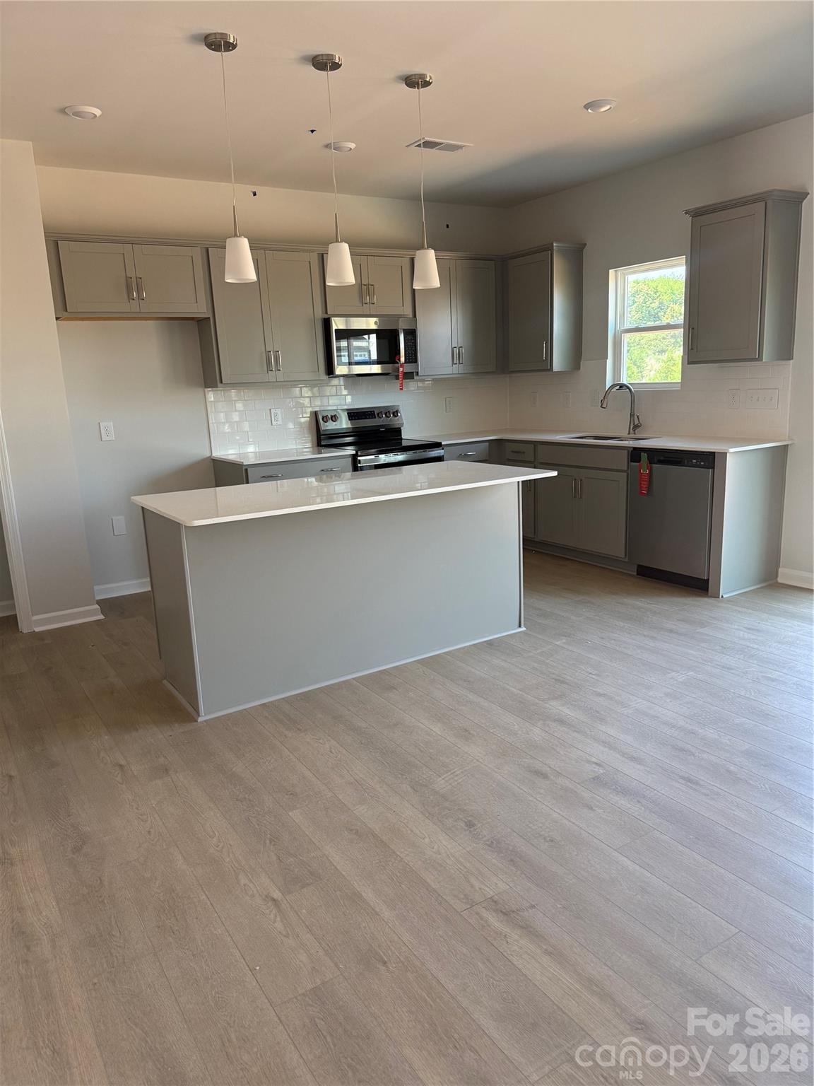 940 Leyna Court — Newton