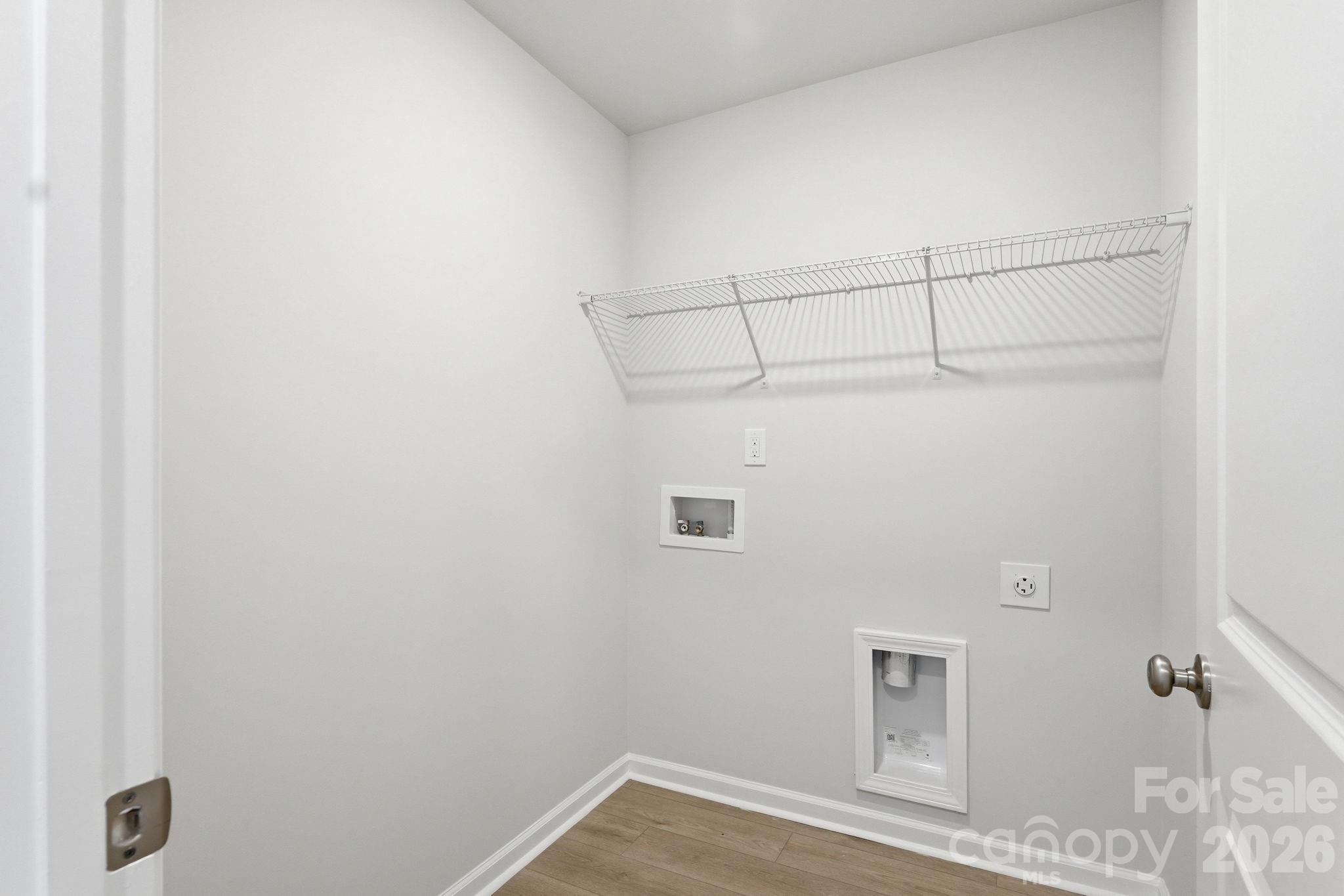 940 Leyna Court — Newton