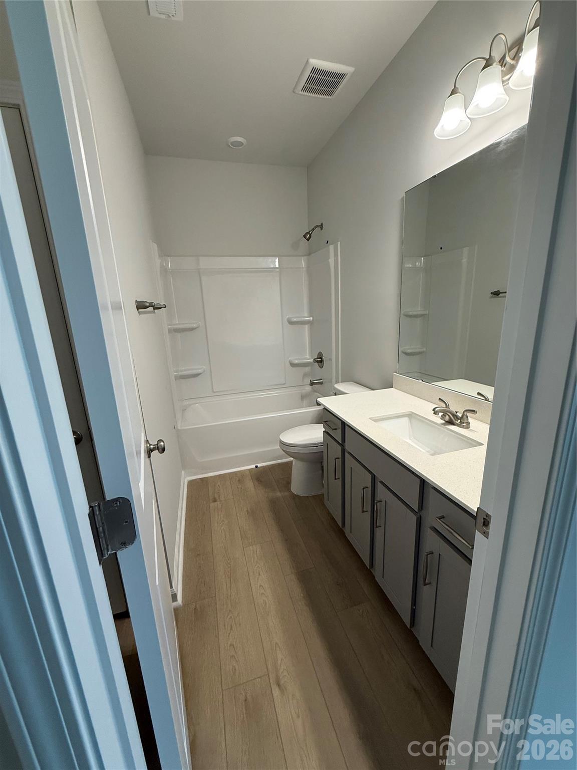940 Leyna Court — Newton