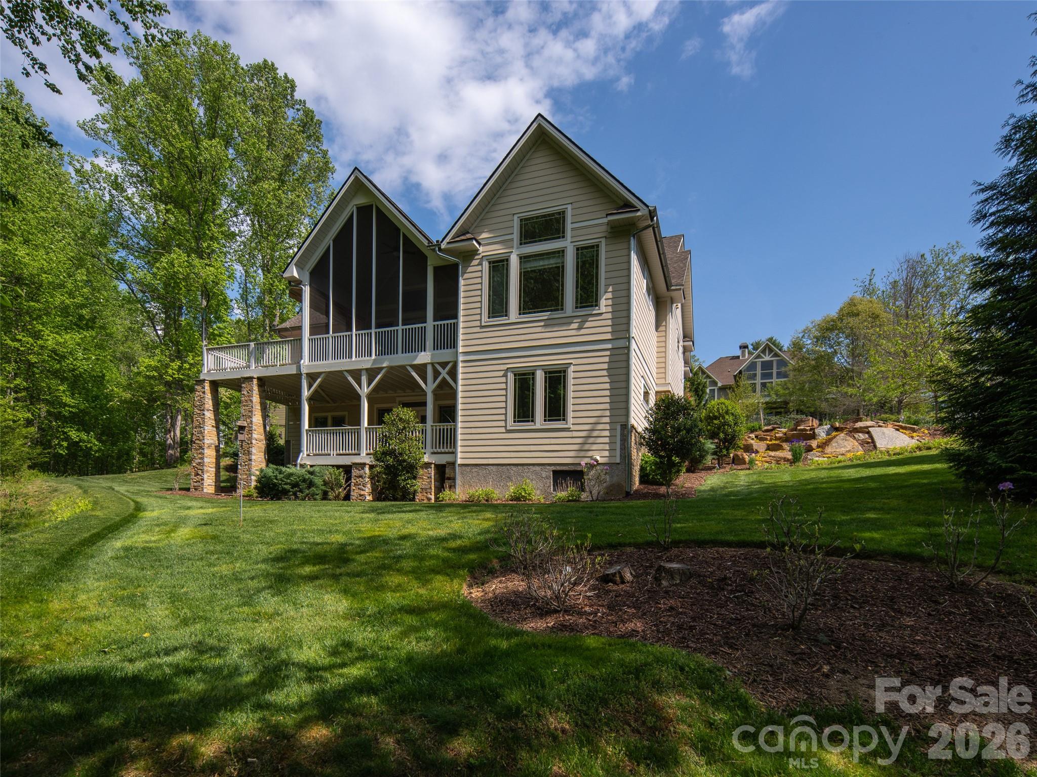 123 Orvis Stone Circle — Biltmore Lake