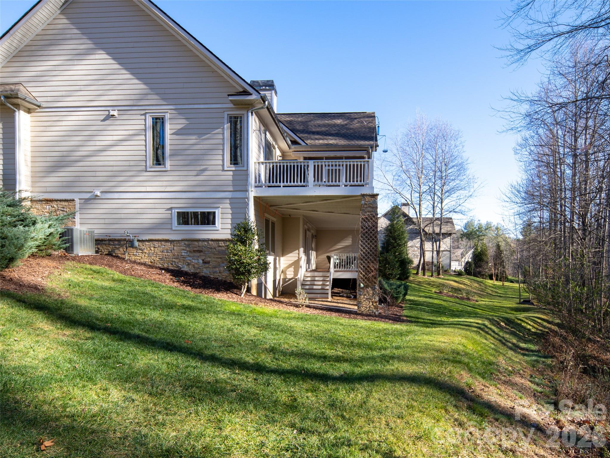 123 Orvis Stone Circle — Biltmore Lake