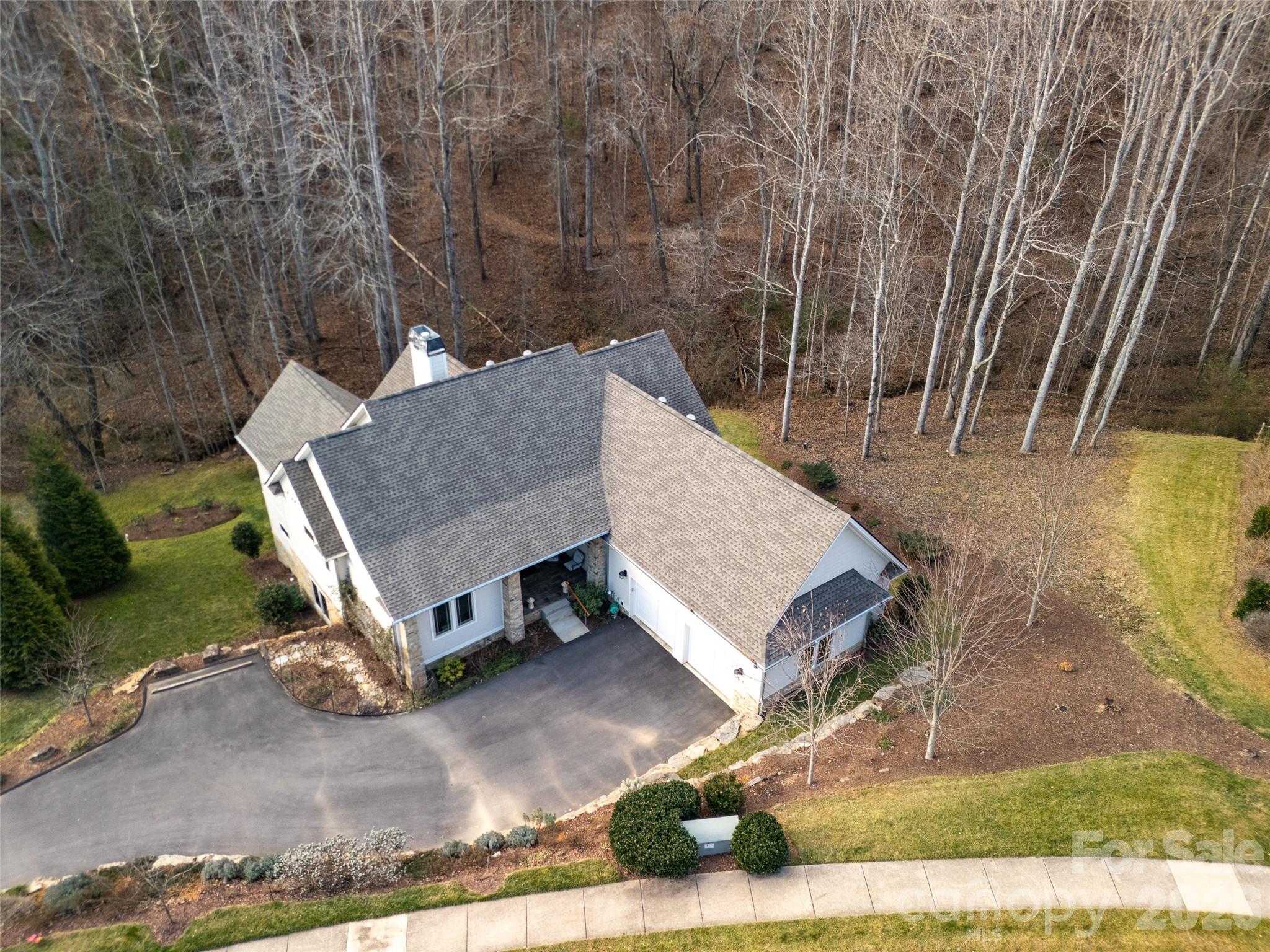 123 Orvis Stone Circle — Biltmore Lake