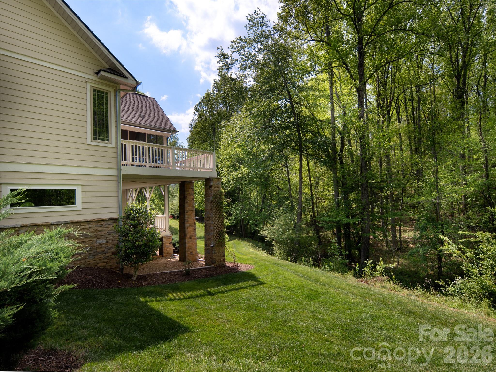 123 Orvis Stone Circle — Biltmore Lake