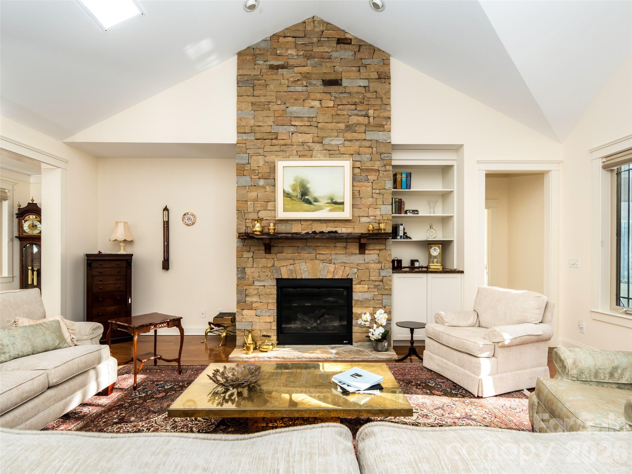 123 Orvis Stone Circle — Biltmore Lake