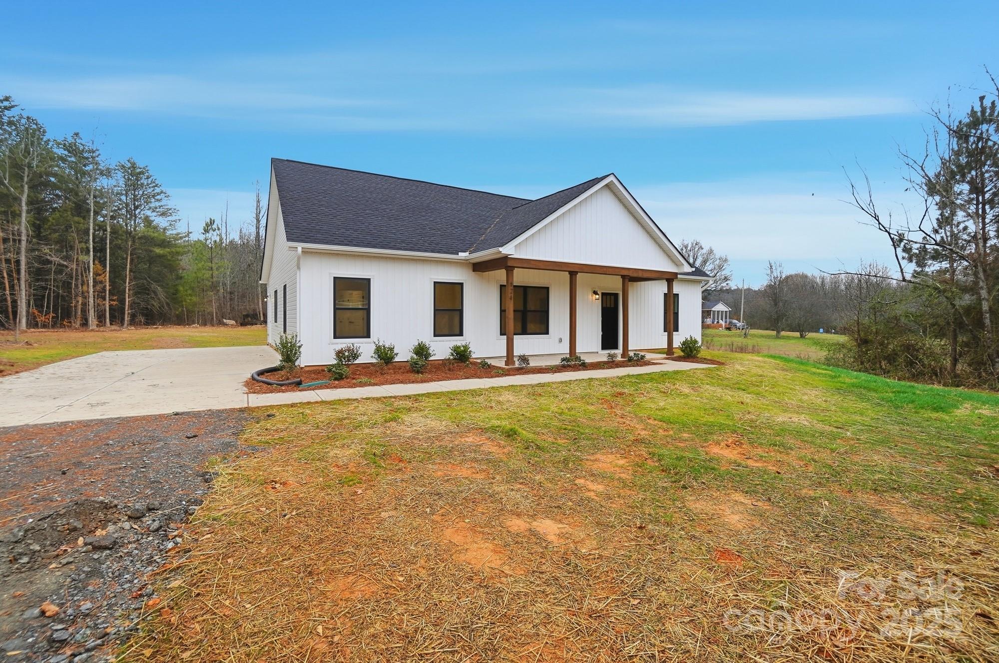 124 Rollingbrook Road — Kings Mountain