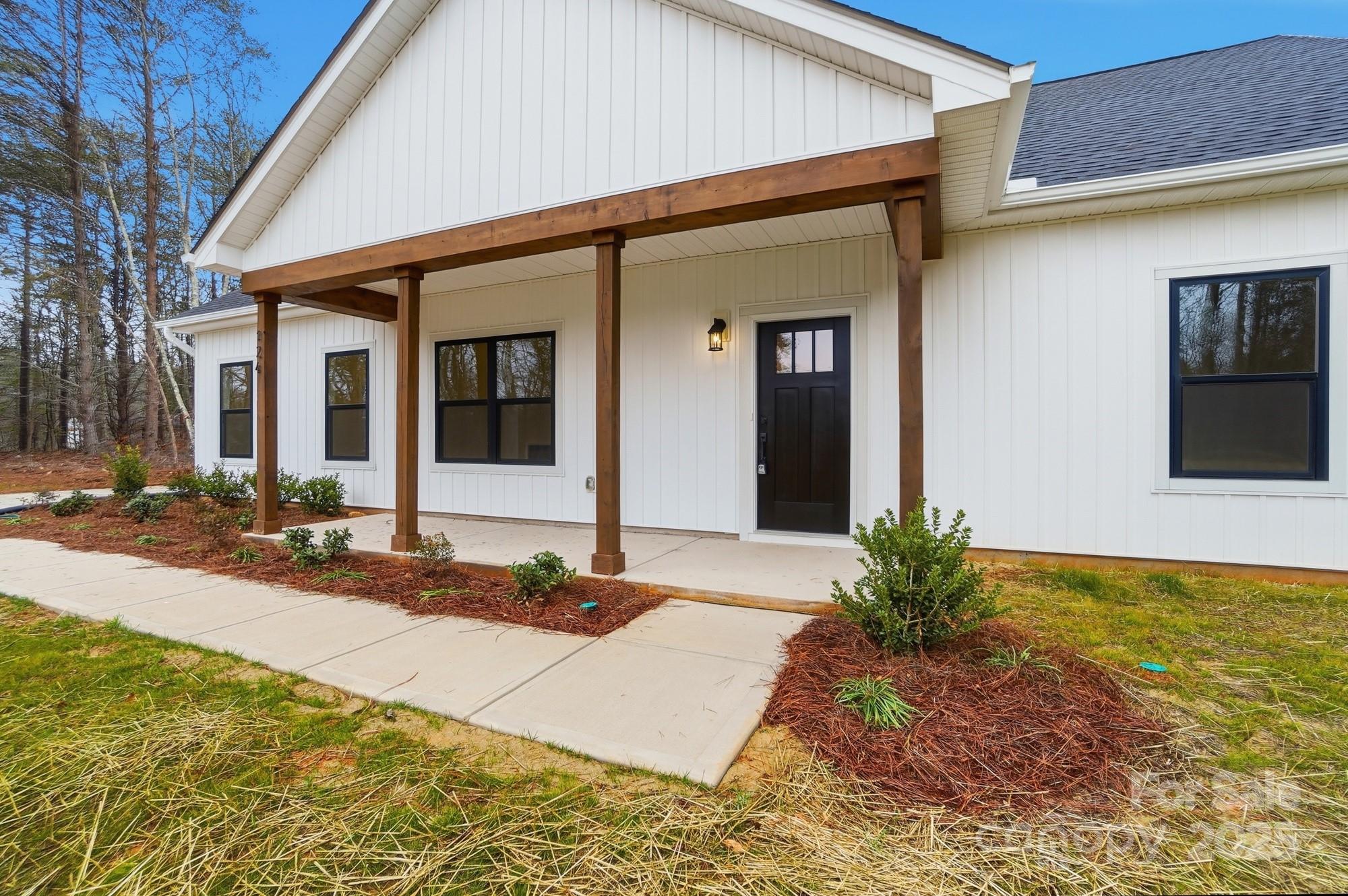 124 Rollingbrook Road — Kings Mountain