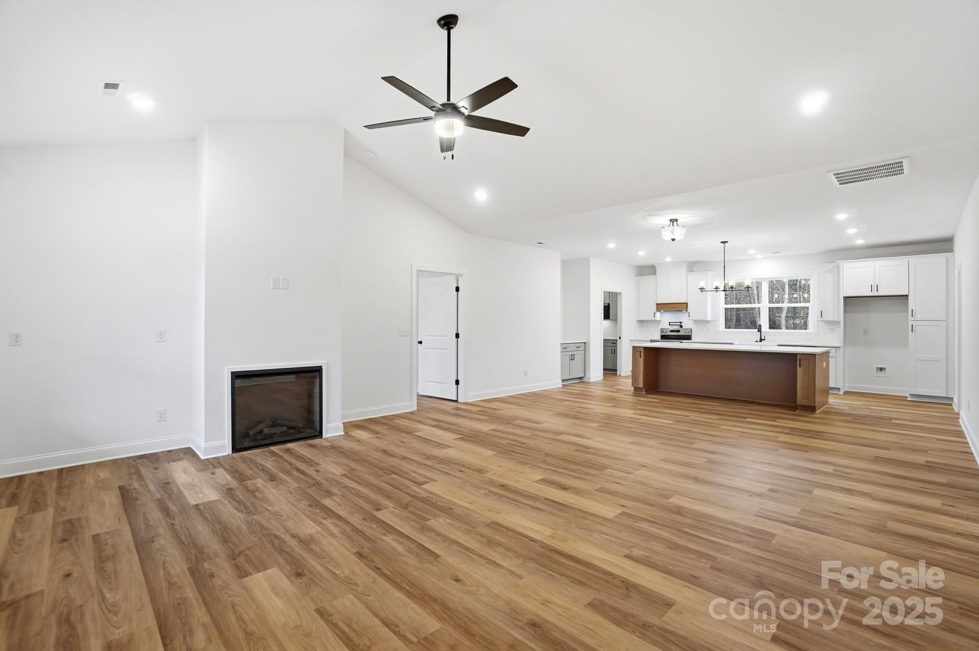 124 Rollingbrook Road — Kings Mountain