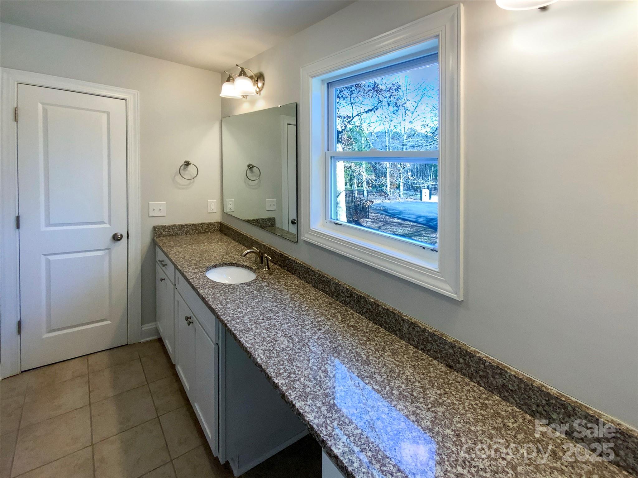2811 Iveywood Drive — Monroe