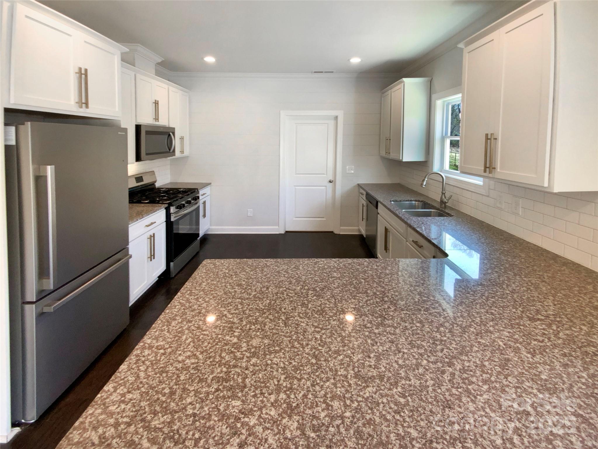 2811 Iveywood Drive — Monroe