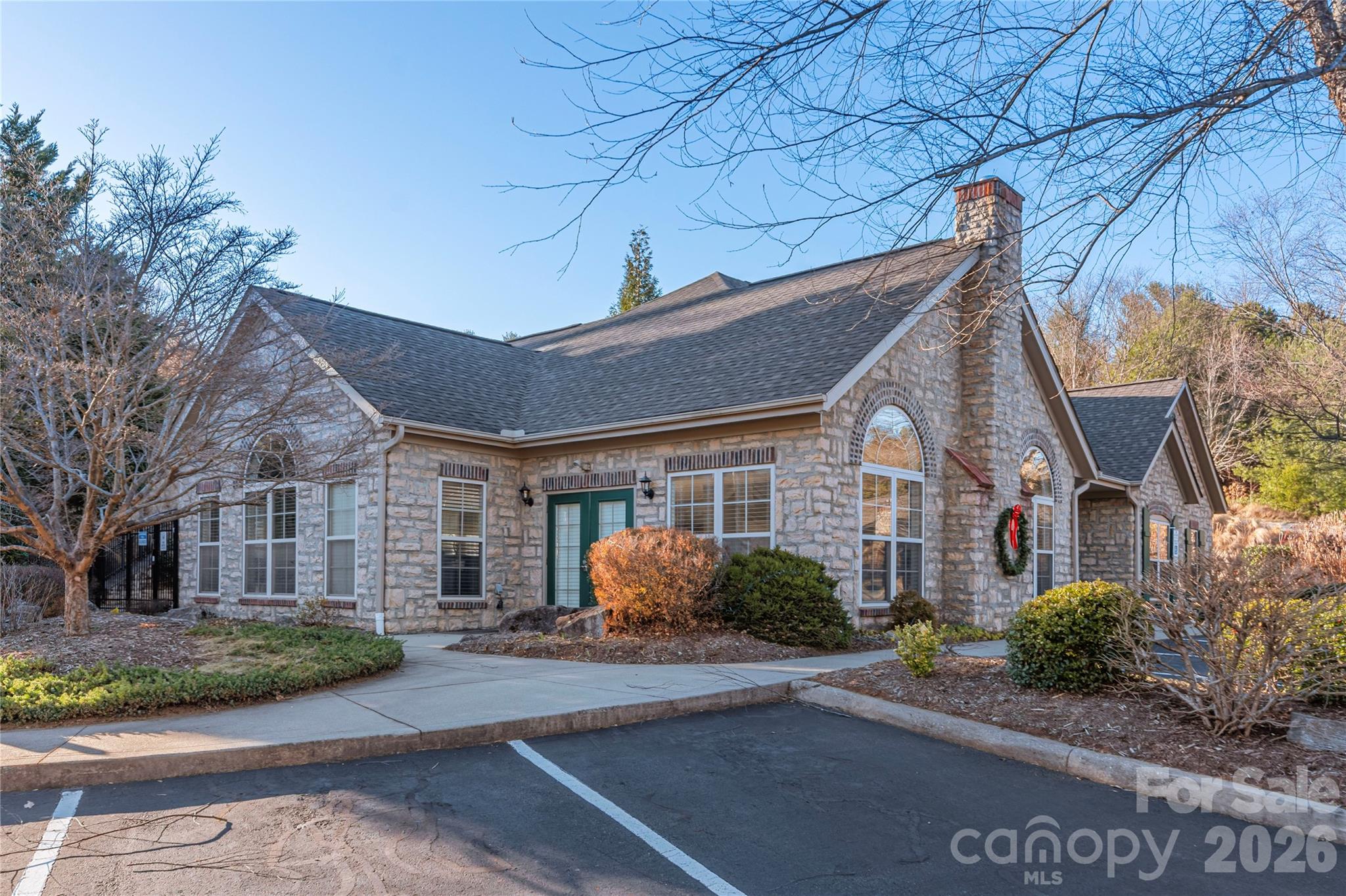122 Outlook Circle — Swannanoa