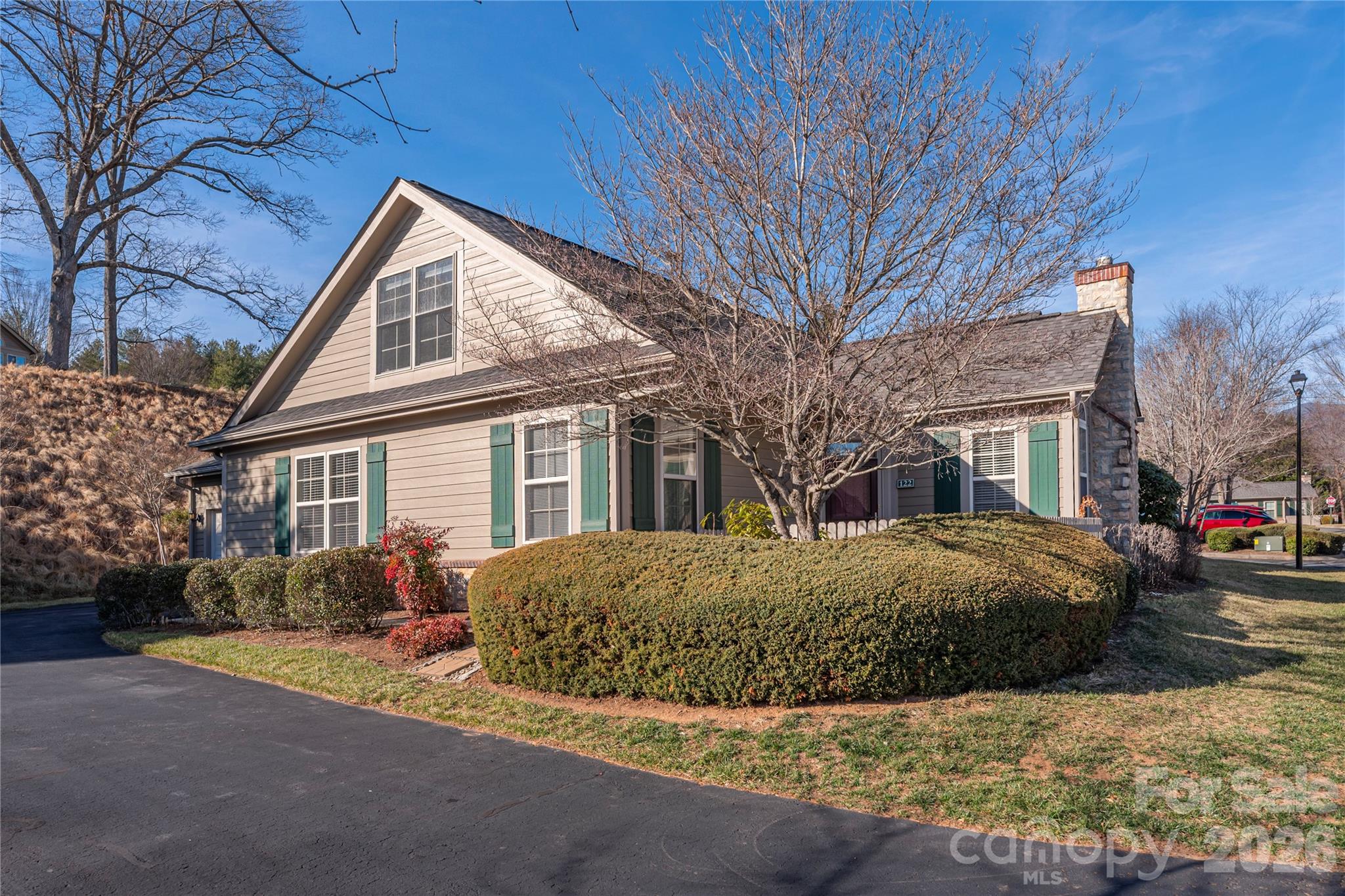 122 Outlook Circle — Swannanoa