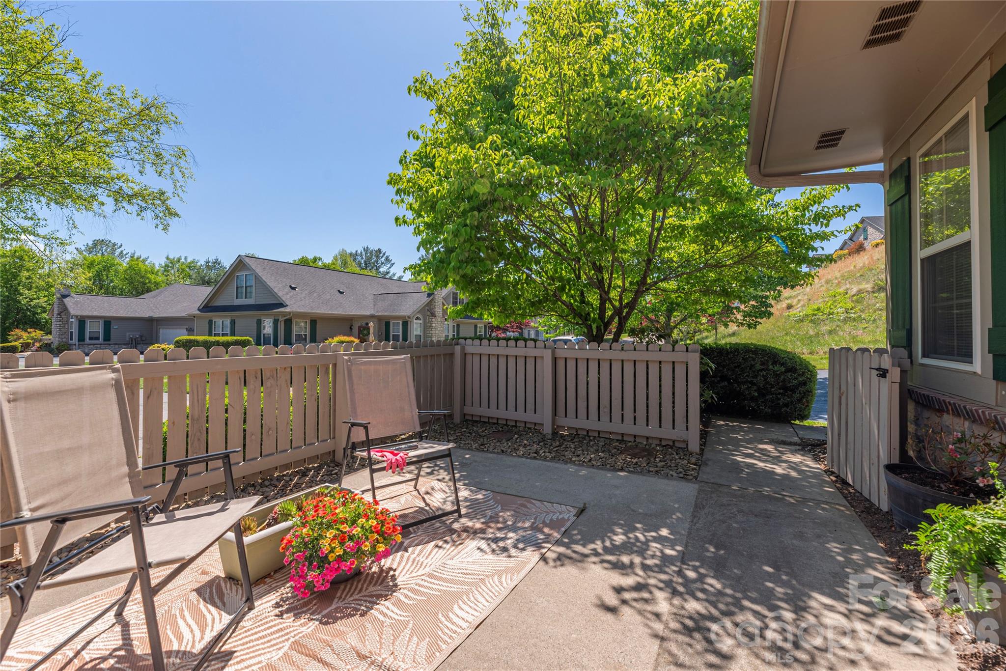 122 Outlook Circle — Swannanoa