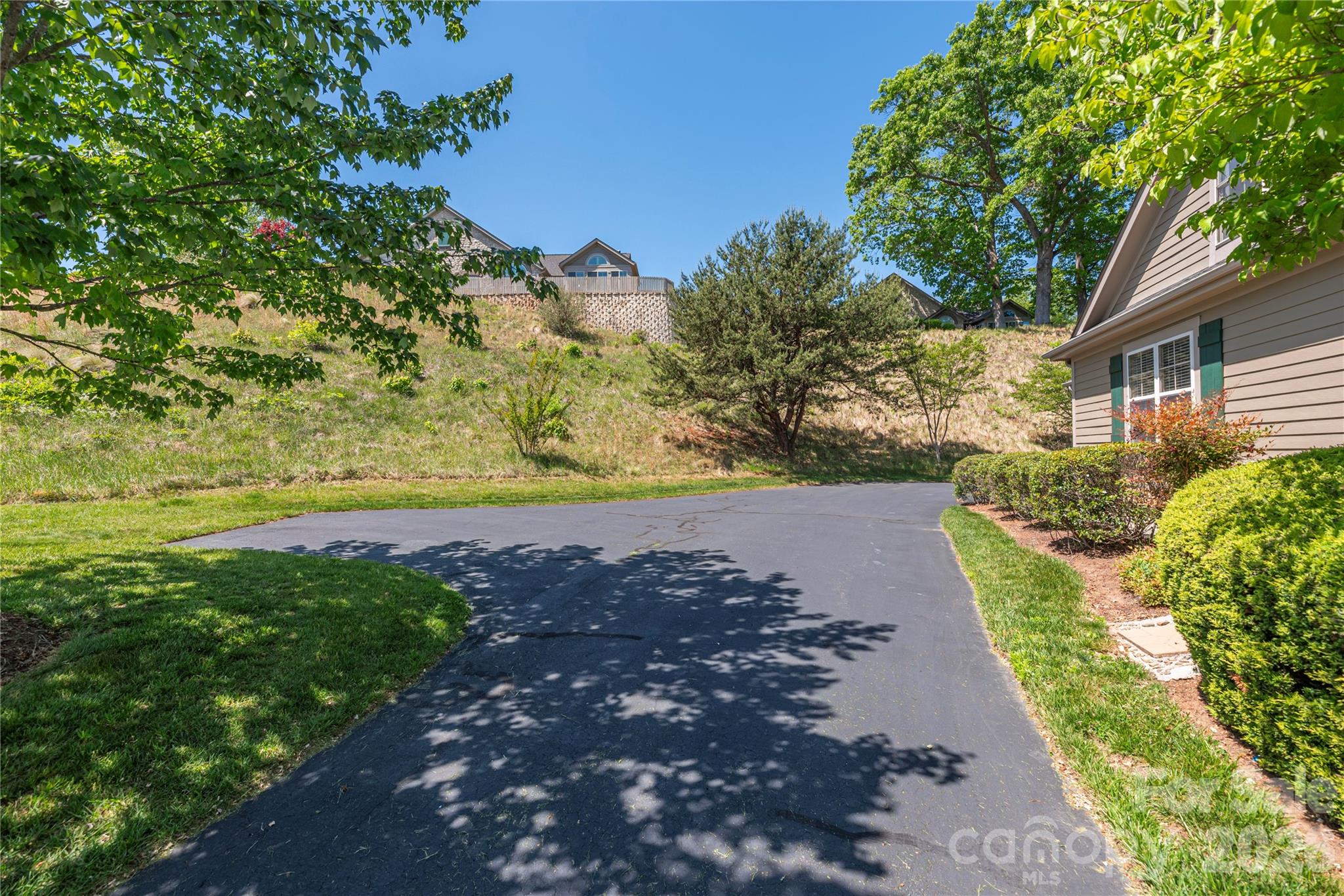 122 Outlook Circle — Swannanoa