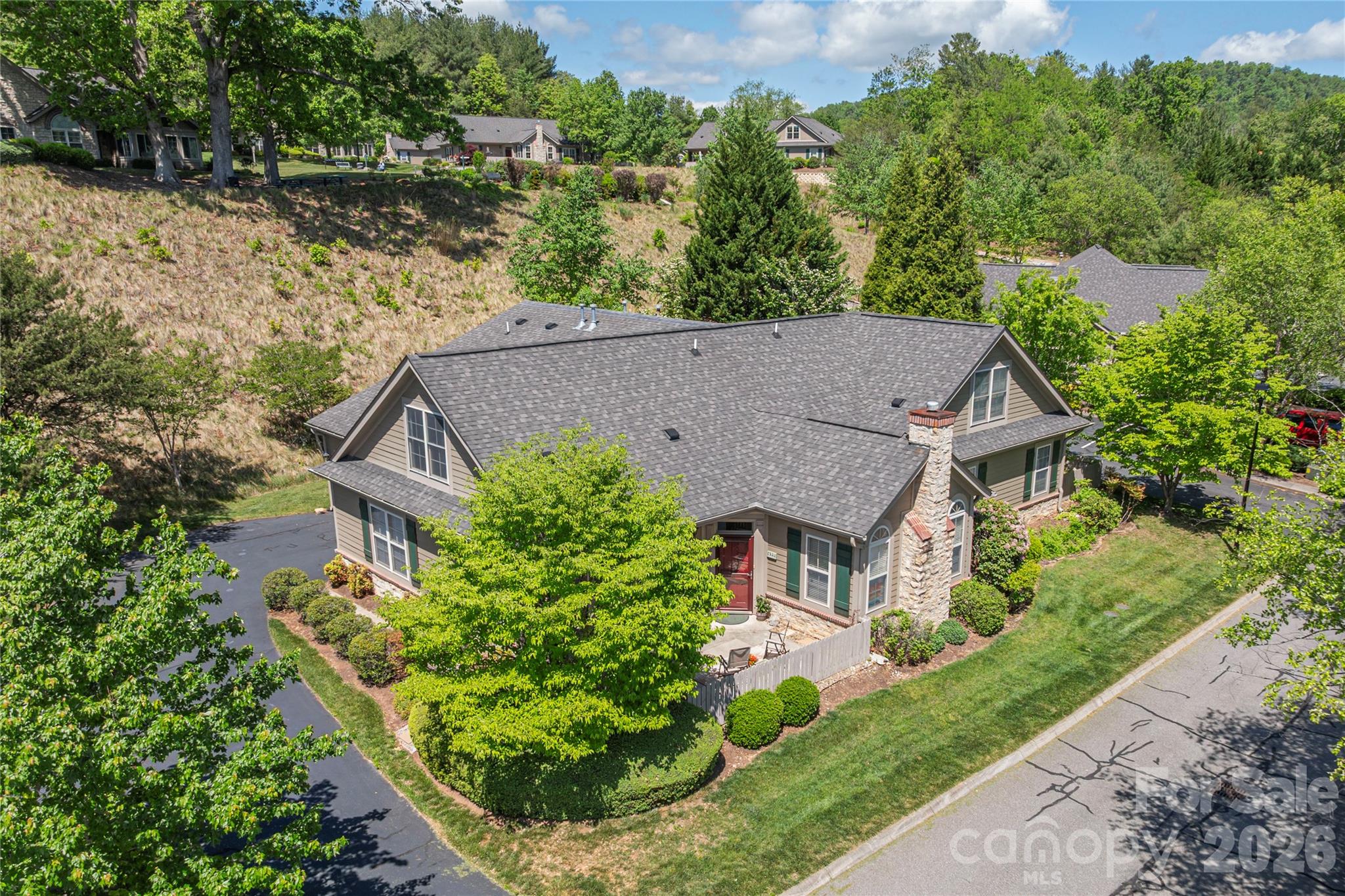 122 Outlook Circle — Swannanoa