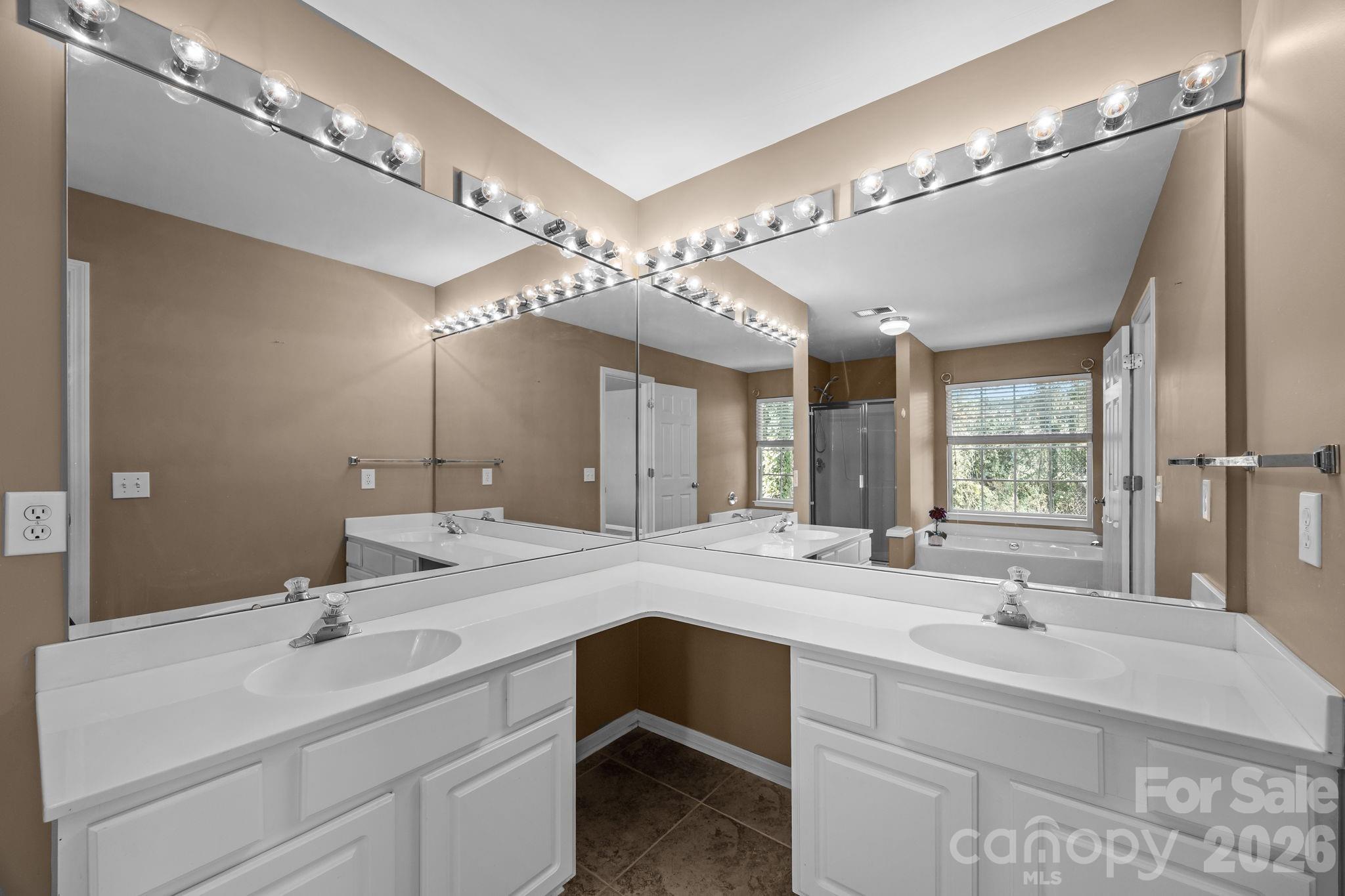 11926 Hawick Valley Lane — Charlotte