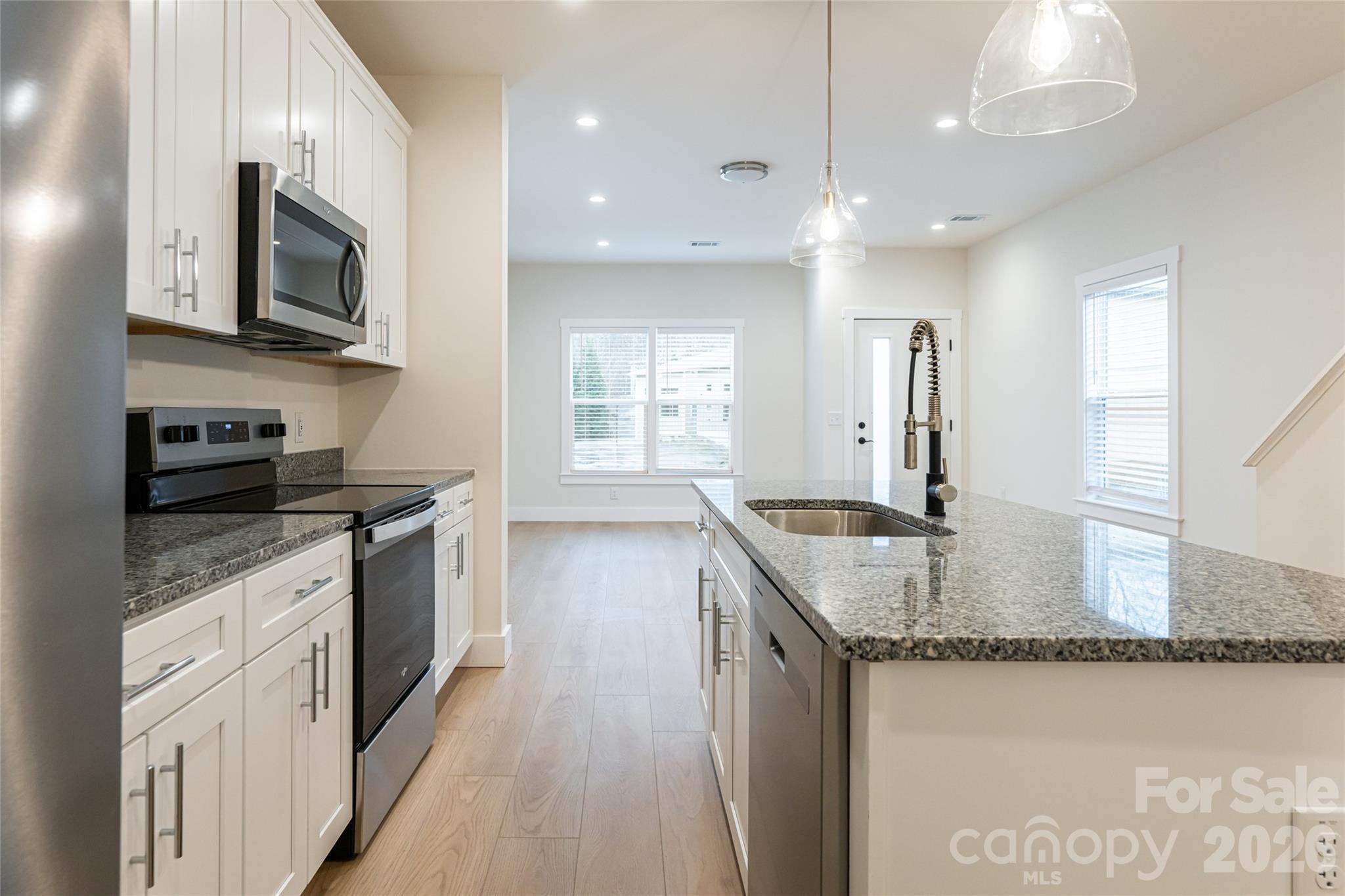 10 Wyndom Lane — Asheville