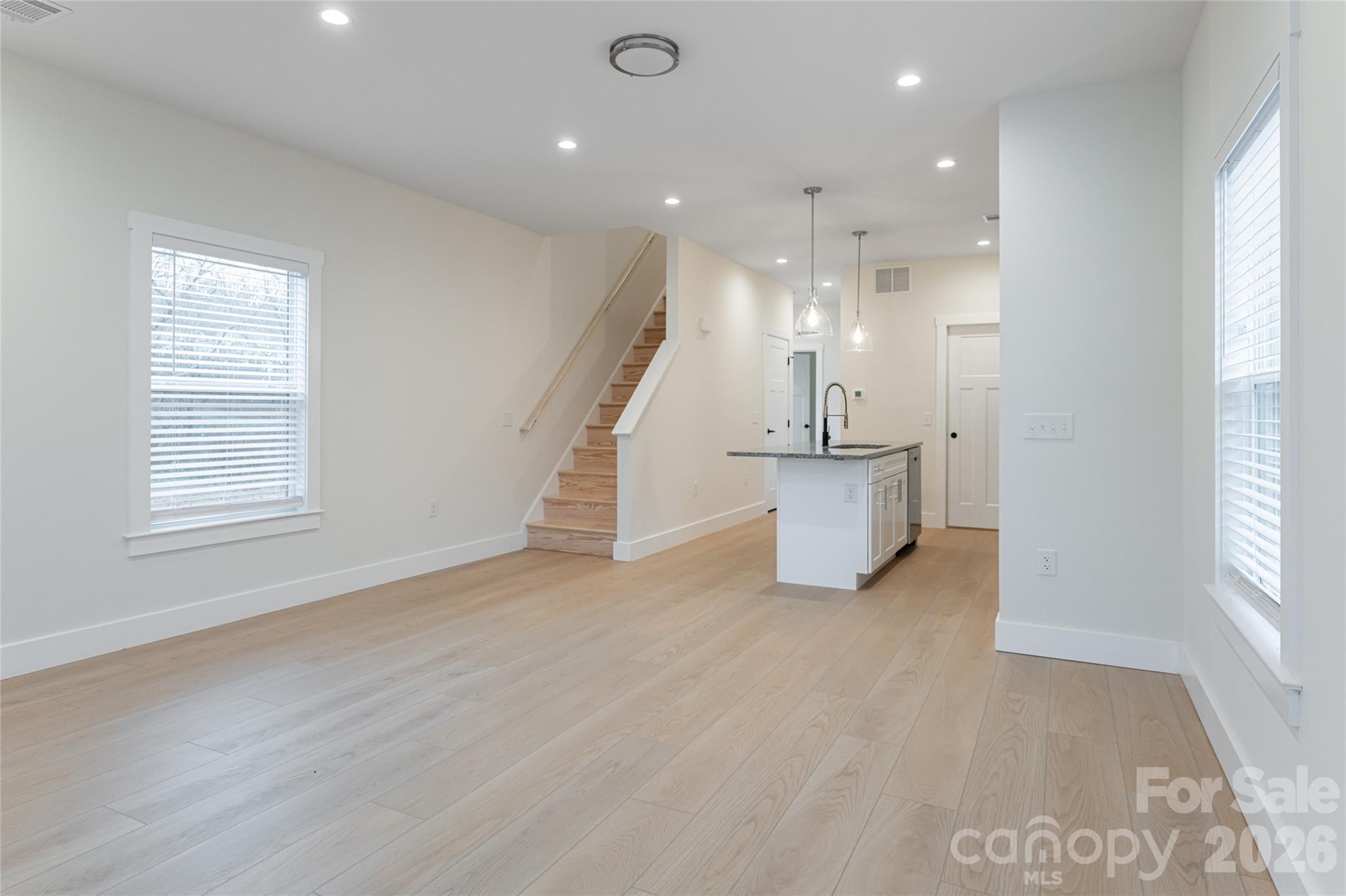10 Wyndom Lane — Asheville