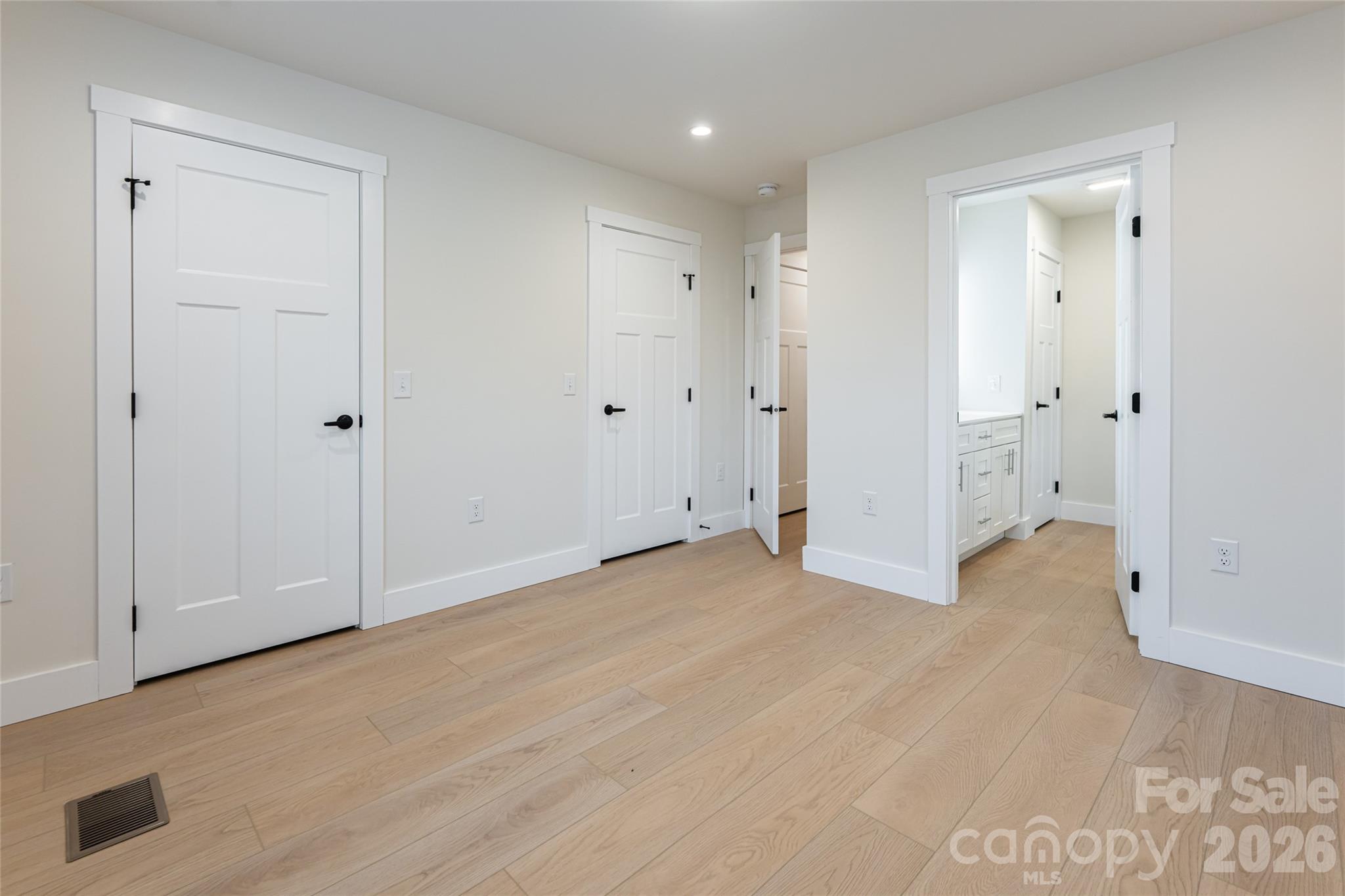 10 Wyndom Lane — Asheville