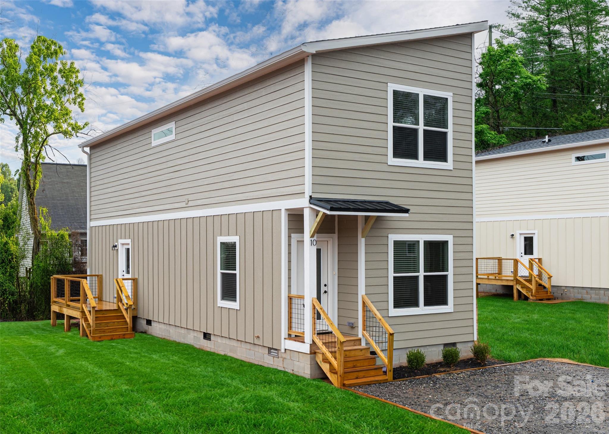 10 Wyndom Lane — Asheville