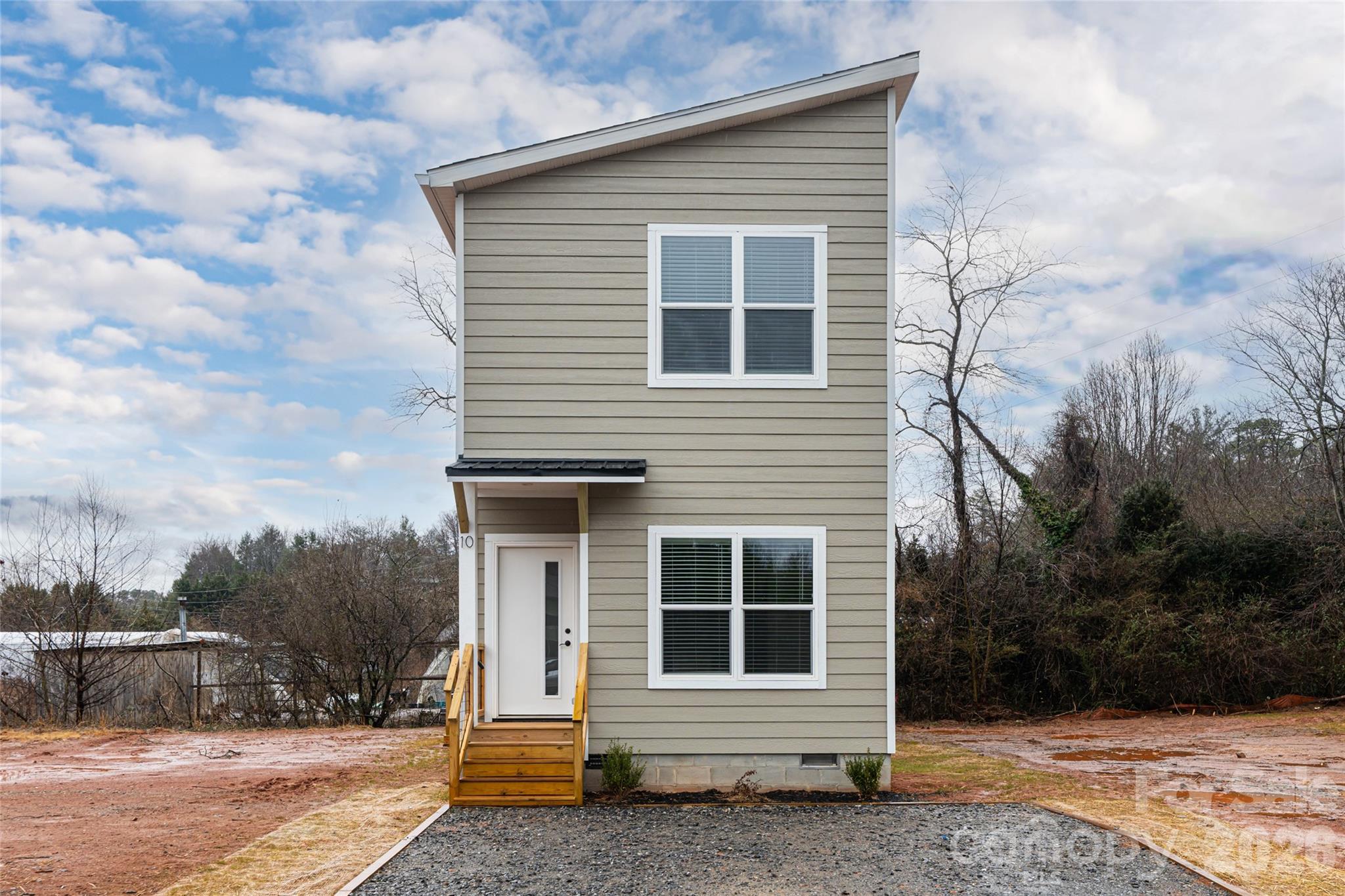 10 Wyndom Lane — Asheville