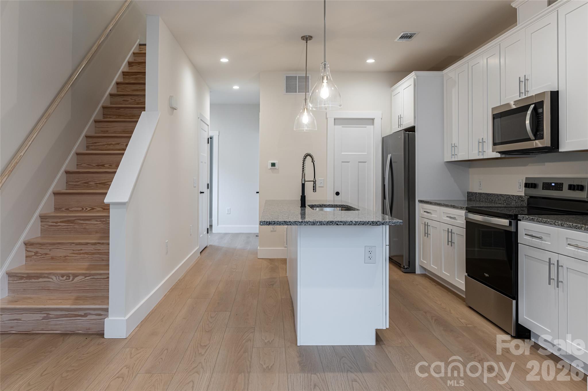10 Wyndom Lane — Asheville