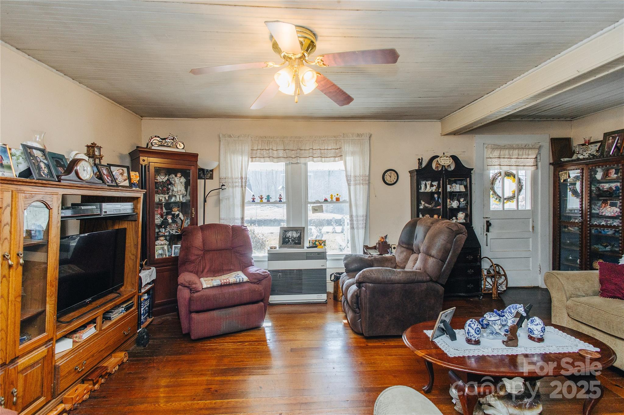 63 Clear Creek Road — Marion