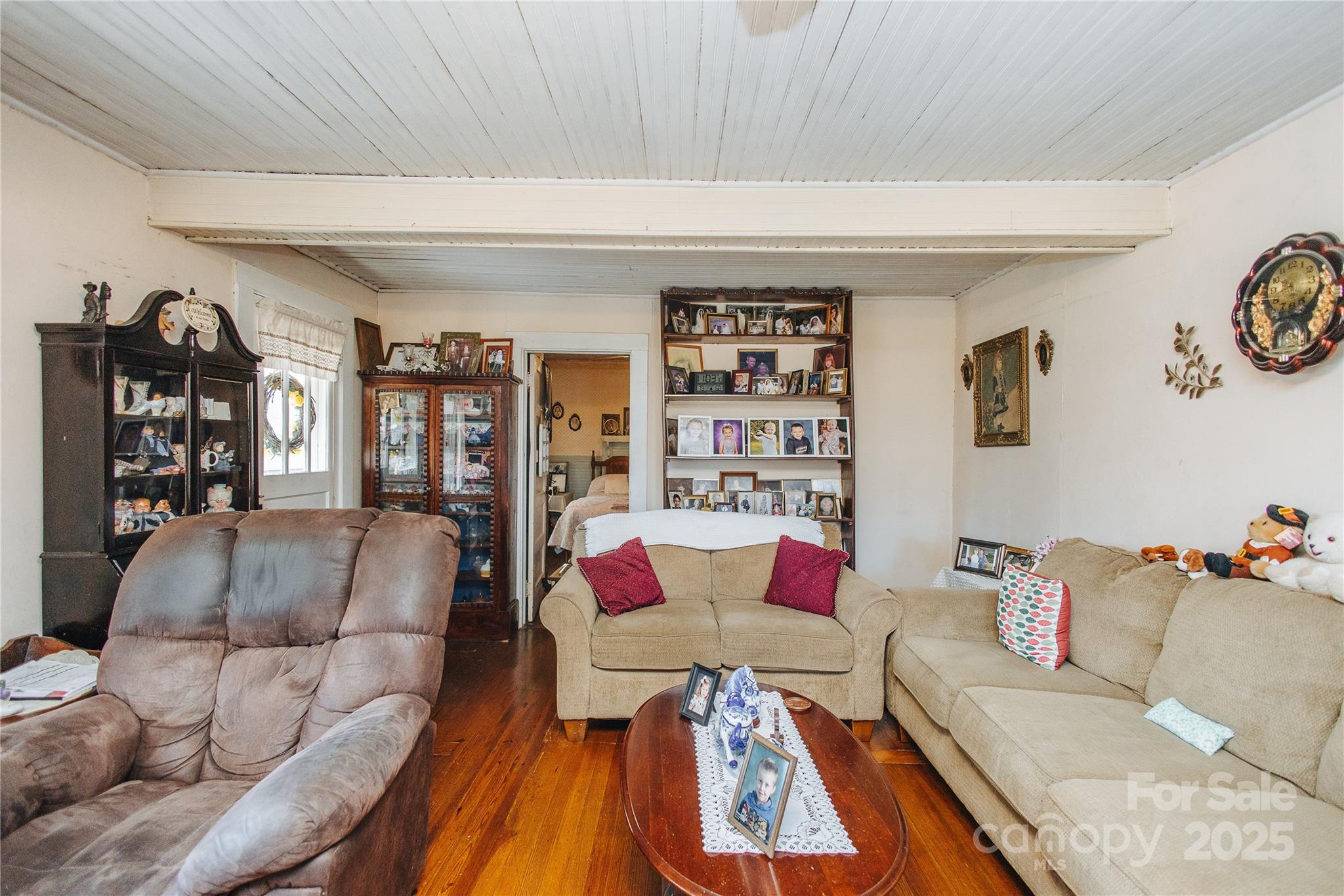63 Clear Creek Road — Marion