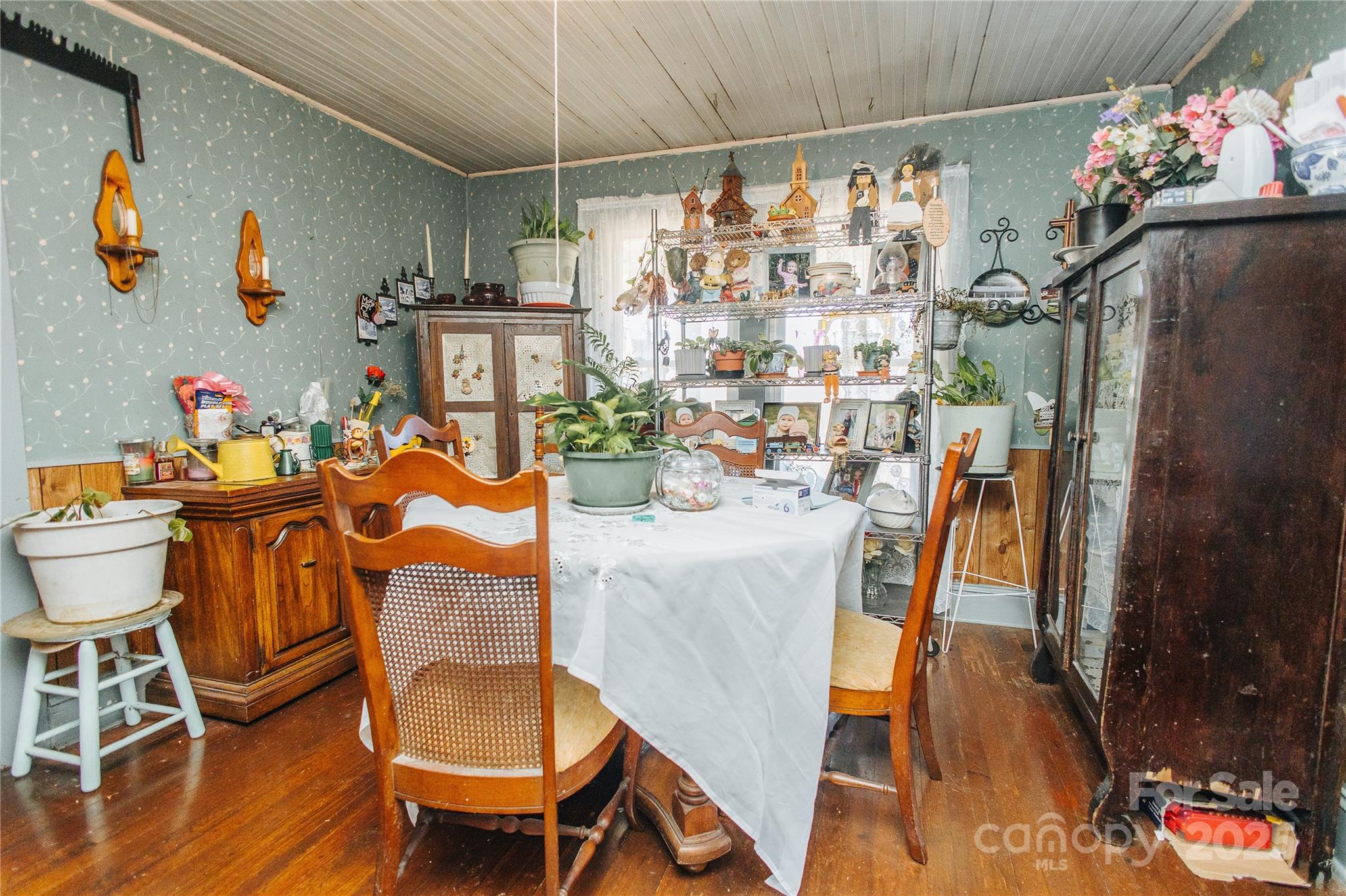 63 Clear Creek Road — Marion