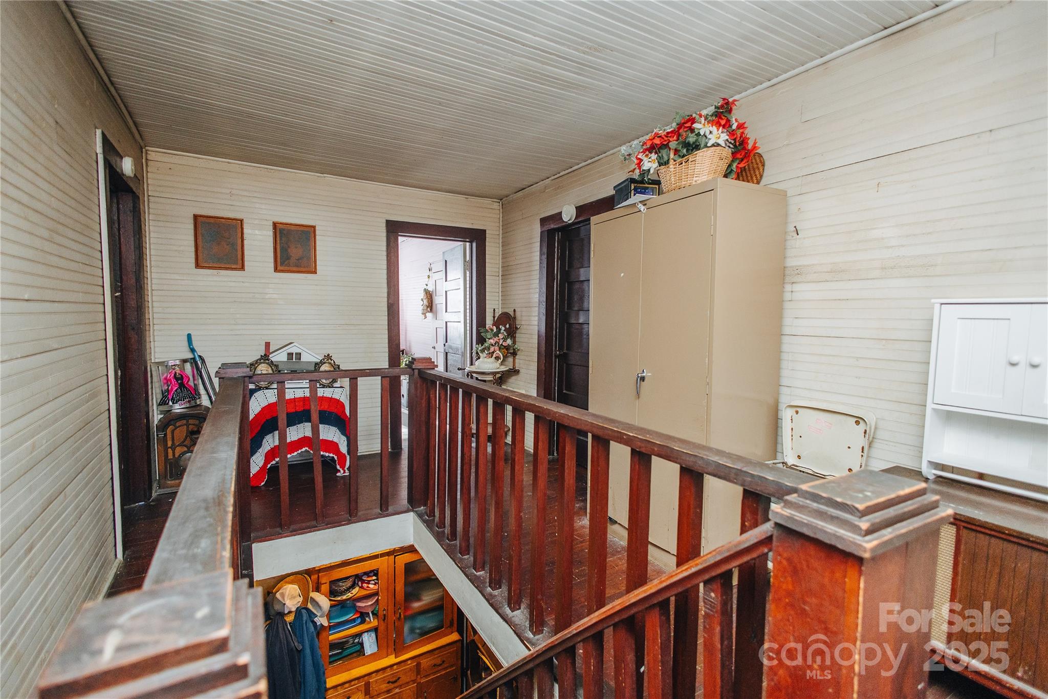 63 Clear Creek Road — Marion